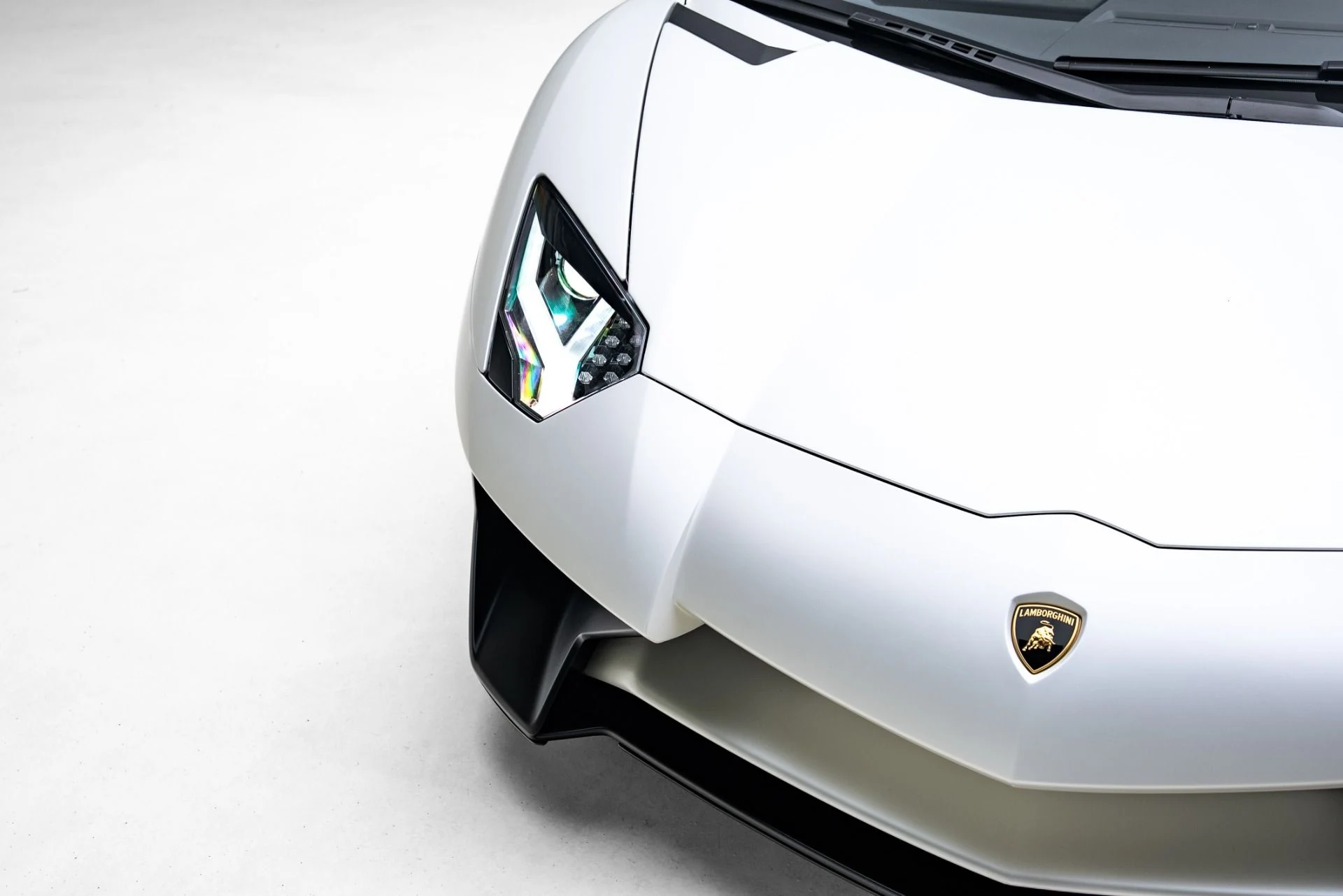 mph009_2673417368_Used_2016_Lamborghini_Aventador_SV_1775078140_7b31119bfa