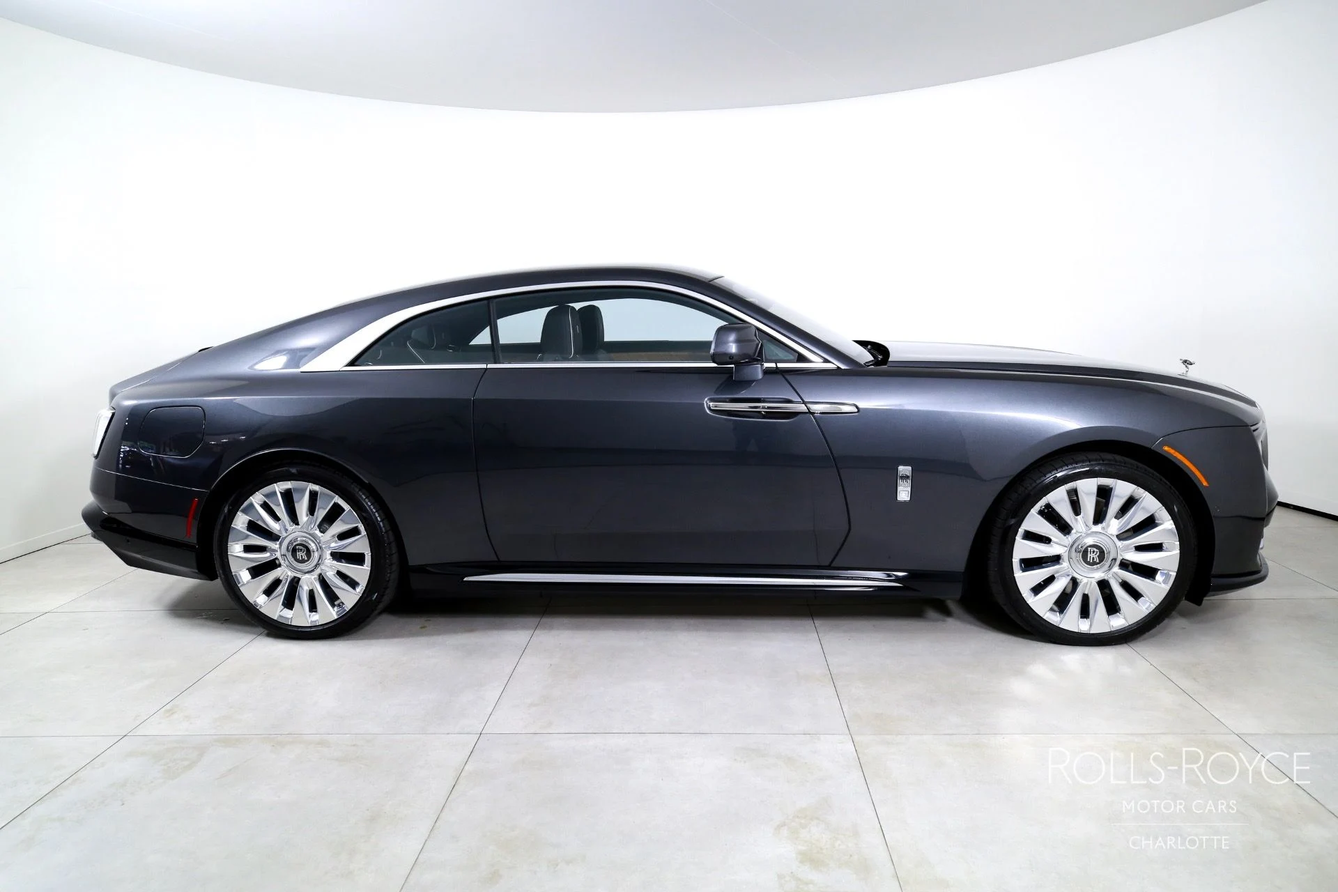 mph009_2678706136_Used_2025_Rolls_Royce_Spectre_1757713629_b461c76e52