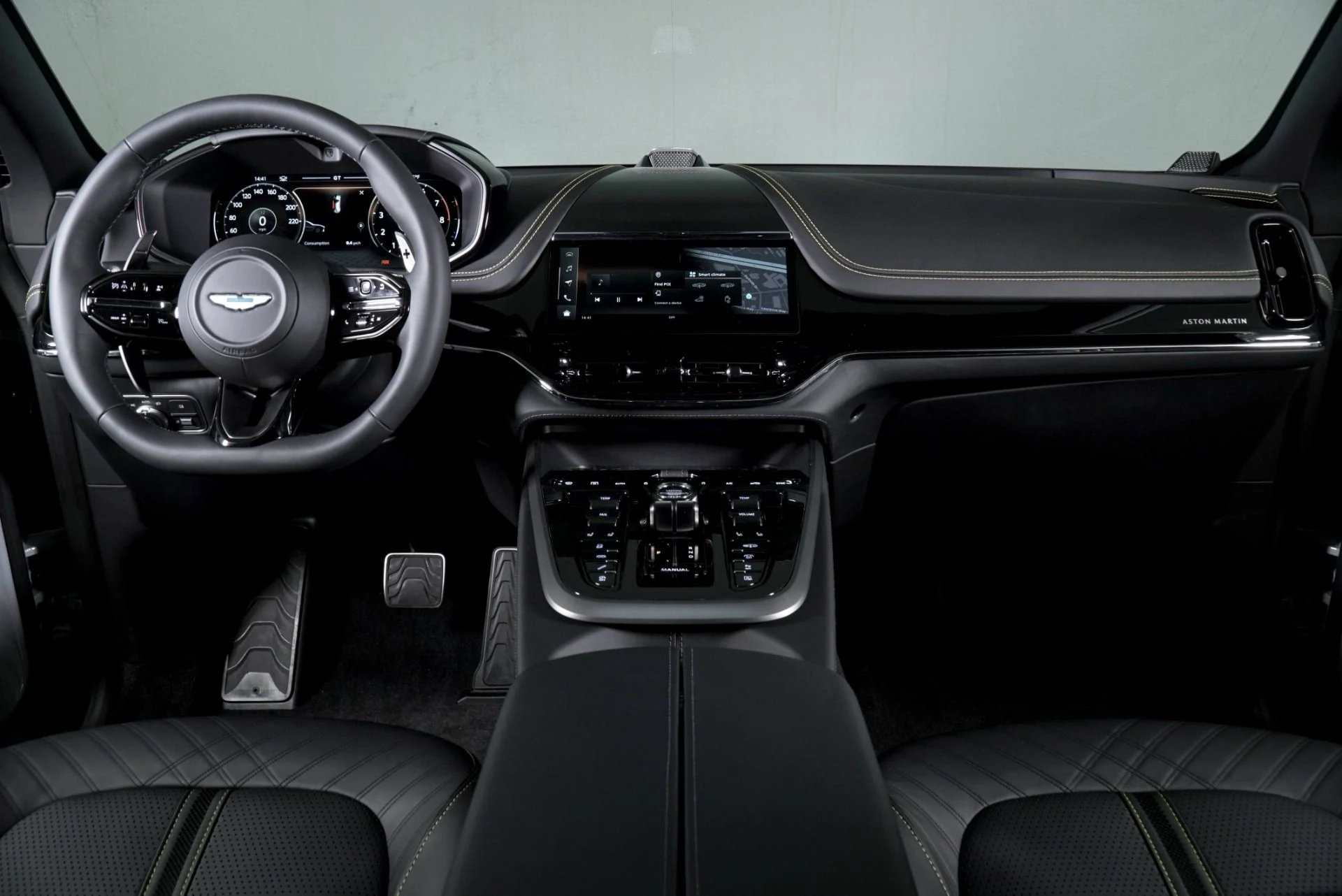 mph009_2683425433_New_2026_Aston_Martin_DBX_707_1767899119_d3f4da52c3