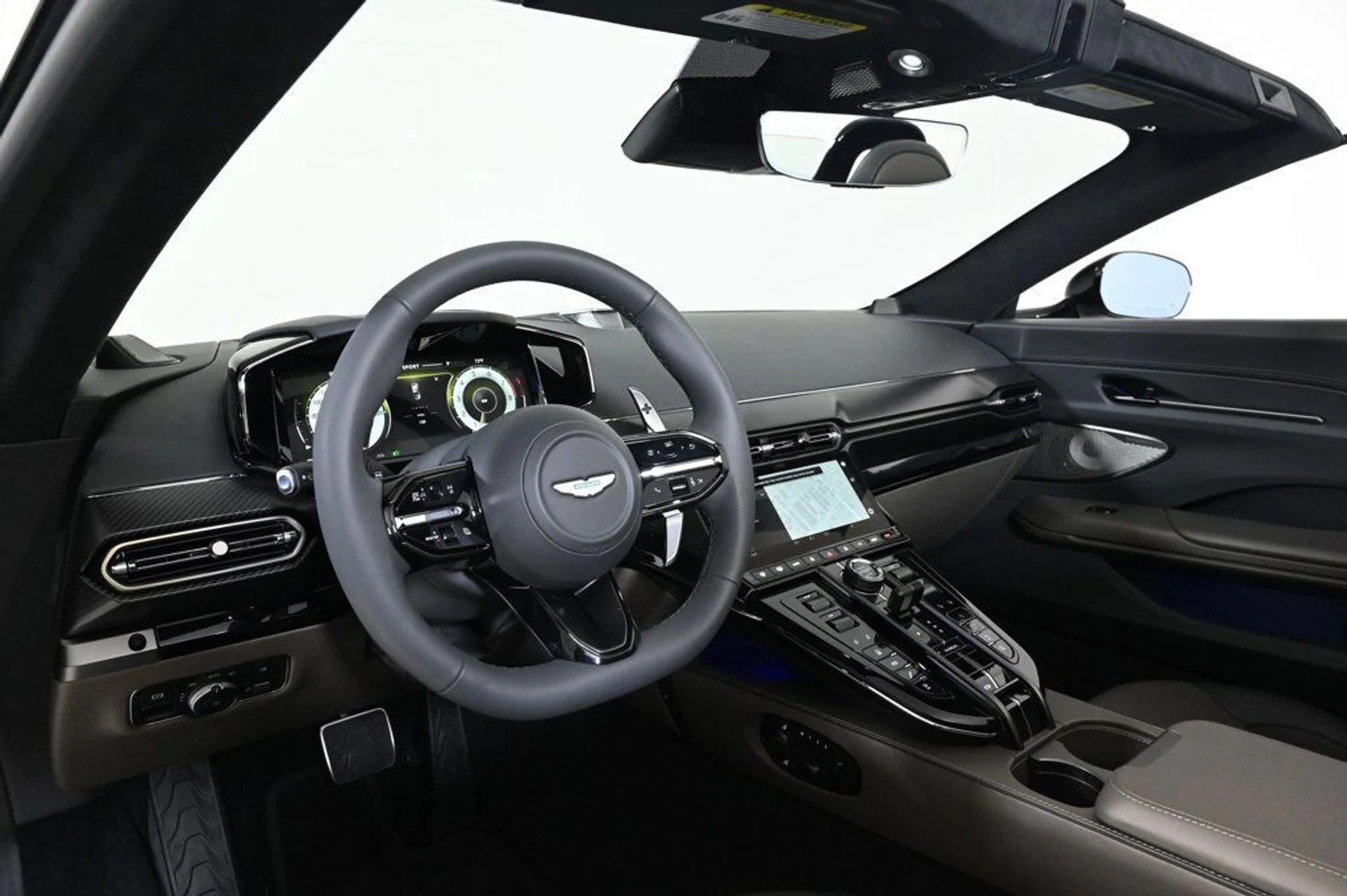 mph009_2687378357_used_2026_aston_martin_vantage_s_11350_22984159_9_1024_feae24f151