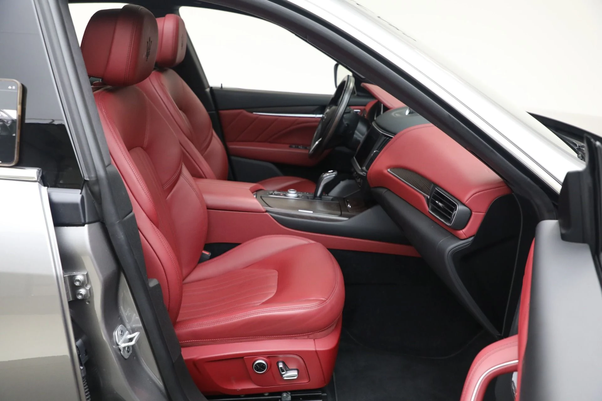 mph009_2692508658_Used_2022_Maserati_Levante_GT_ee3c94887b
