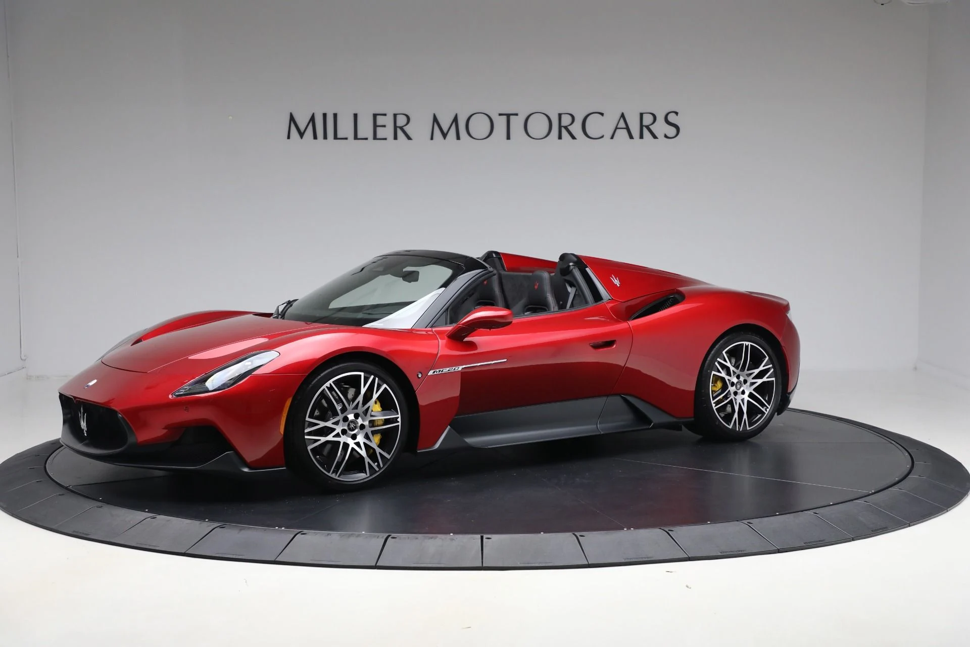mph009_2695375710_New_2024_Maserati_MC_20_Cielo_98f409866a
