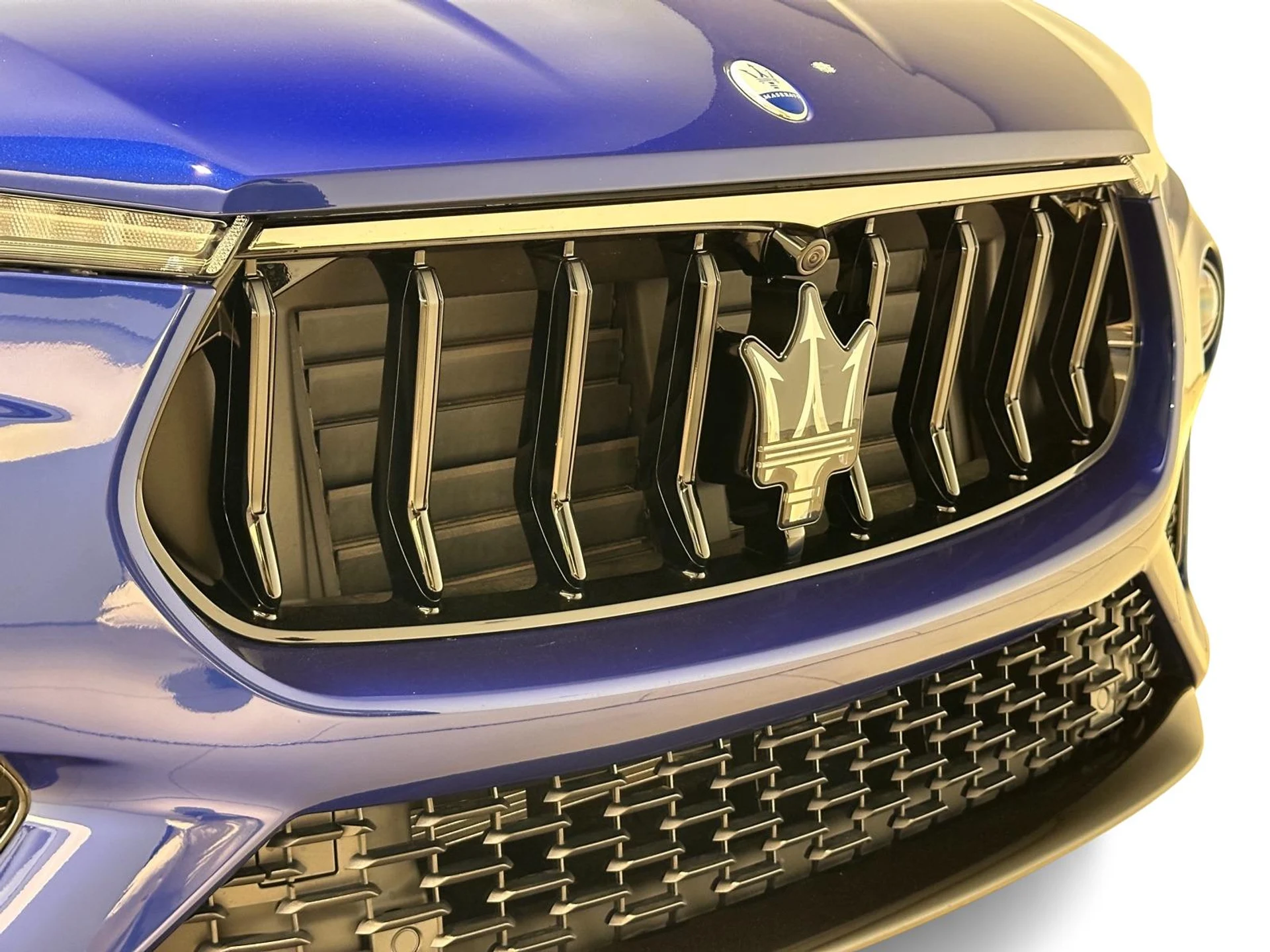 mph009_269562245_New_2024_Maserati_Levante_Modena_1753160630_701bd947a5