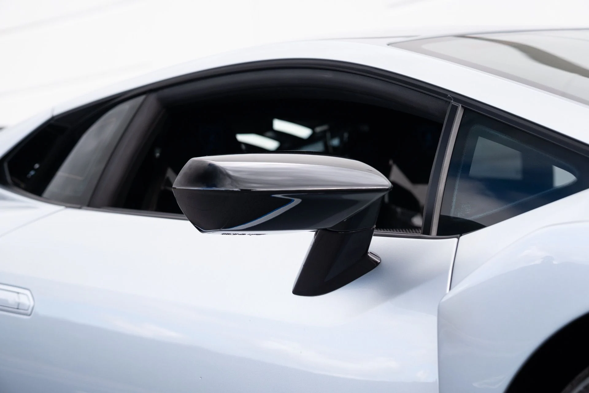 mph009_2695733509_Used_2023_Lamborghini_Huracan_STO_1770160431_035e095397