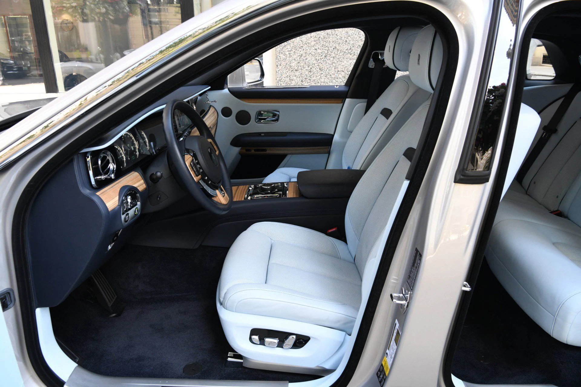 mph009_2698555212_fea04df028394364bbf8fe5ea316314b_c637ebf90d