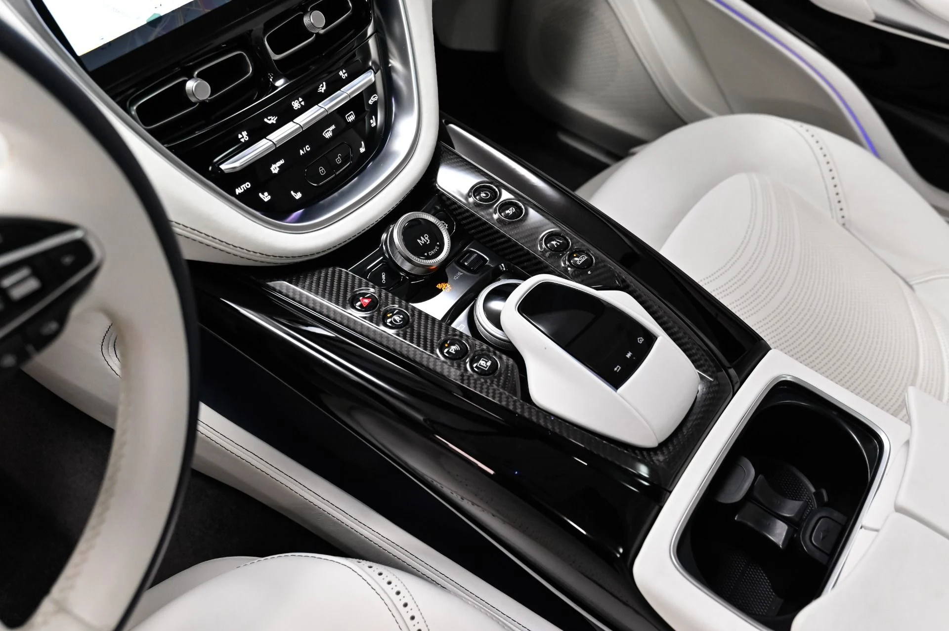 mph009_2705975034_Used_2023_Aston_Martin_DBX_707_1791313494_974d4667e6