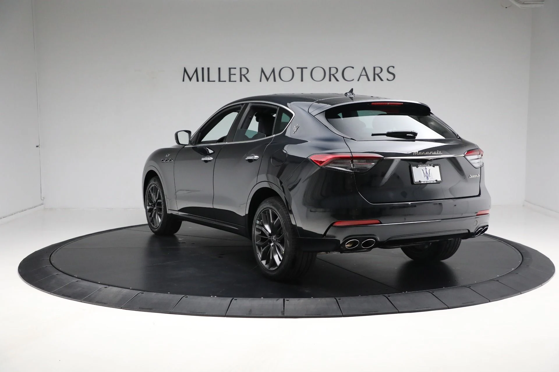 mph009_2706944008_New_2024_Maserati_Levante_GT_Ultima_7a9e45c73b