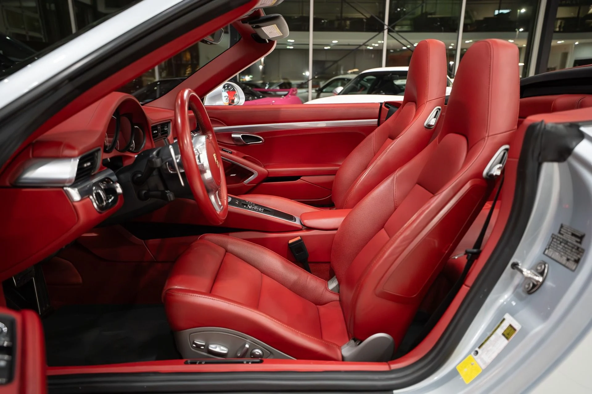 mph009_2707649001_13247_p10_l_b5454e45d4