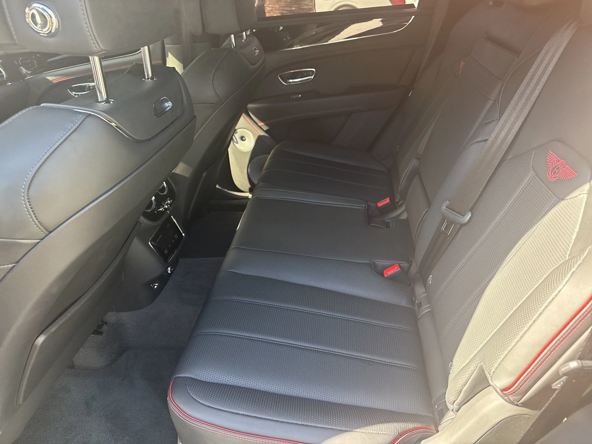 mph009_2713858476_b36976439a8f4c448841bf08b1581cb6_073da368f5