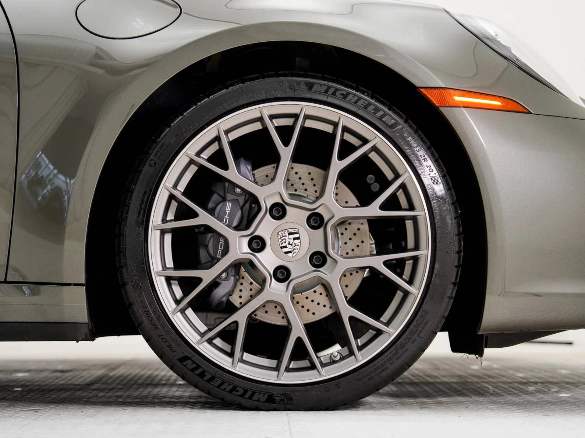 mph009_2714223089_1280_d143e67b62