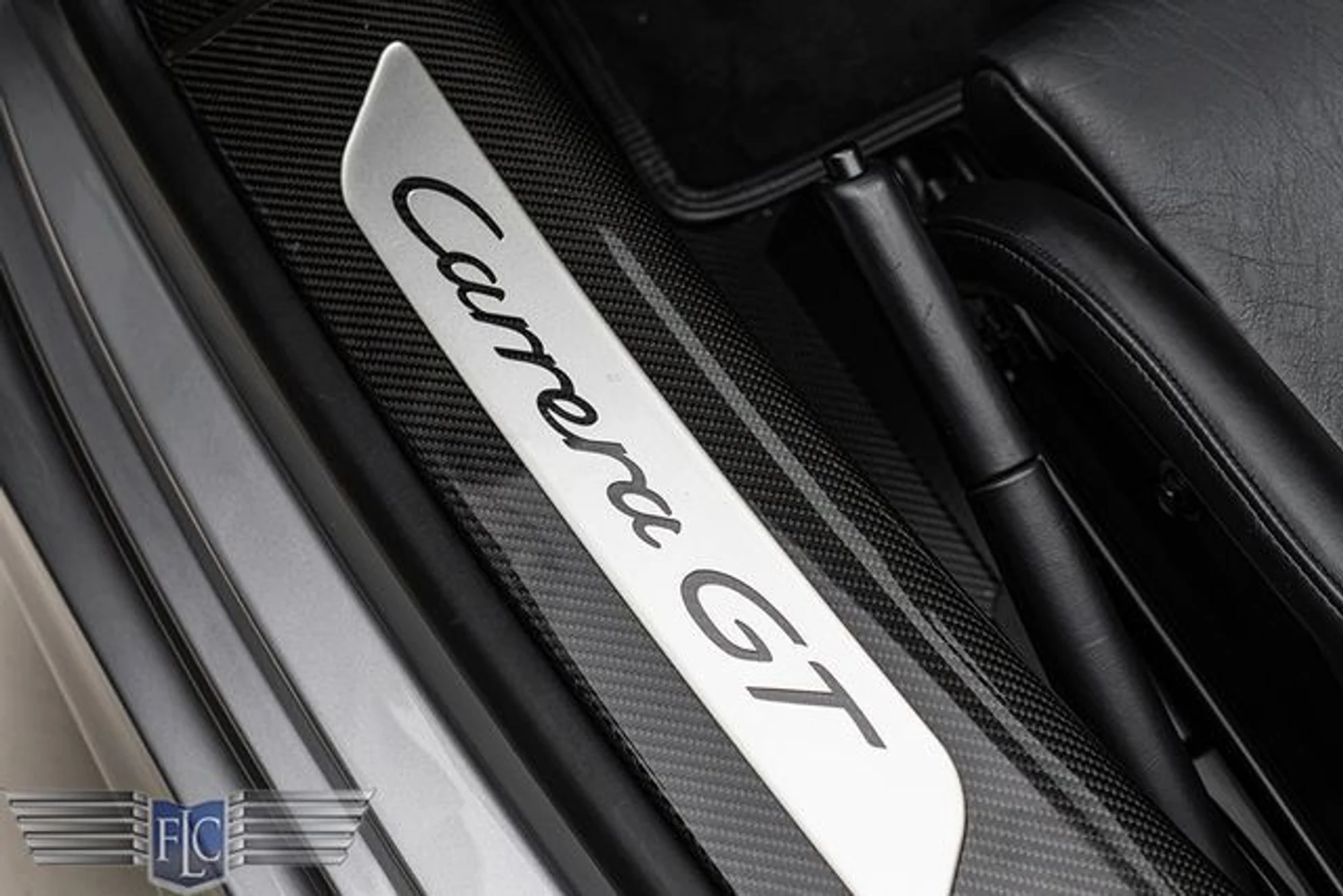 mph009_271621538_used_2005_porsche_carrera_gt_2drcarrera_9689_23047146_13_640_ea0729f69e