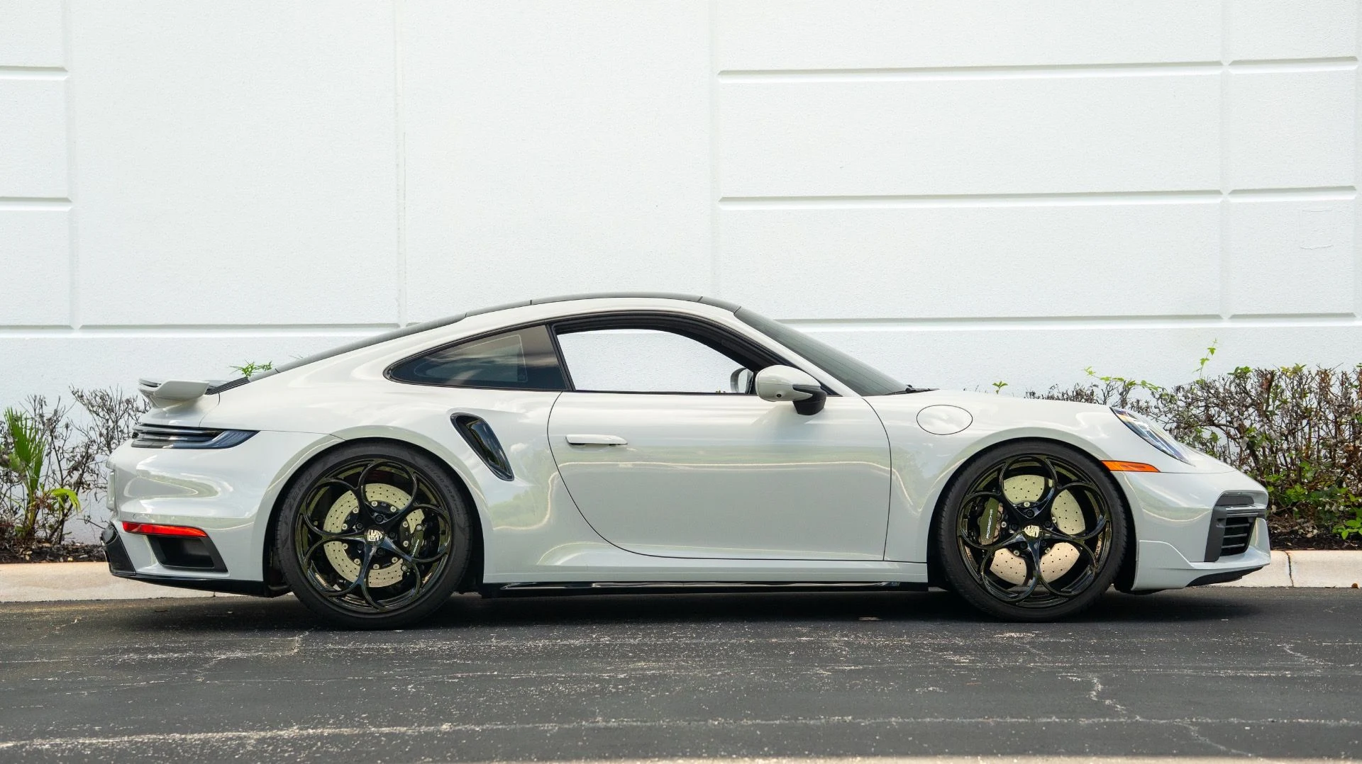 mph009_2716596633_Used_2022_Porsche_911_Turbo_S_1753978712_918eee0035