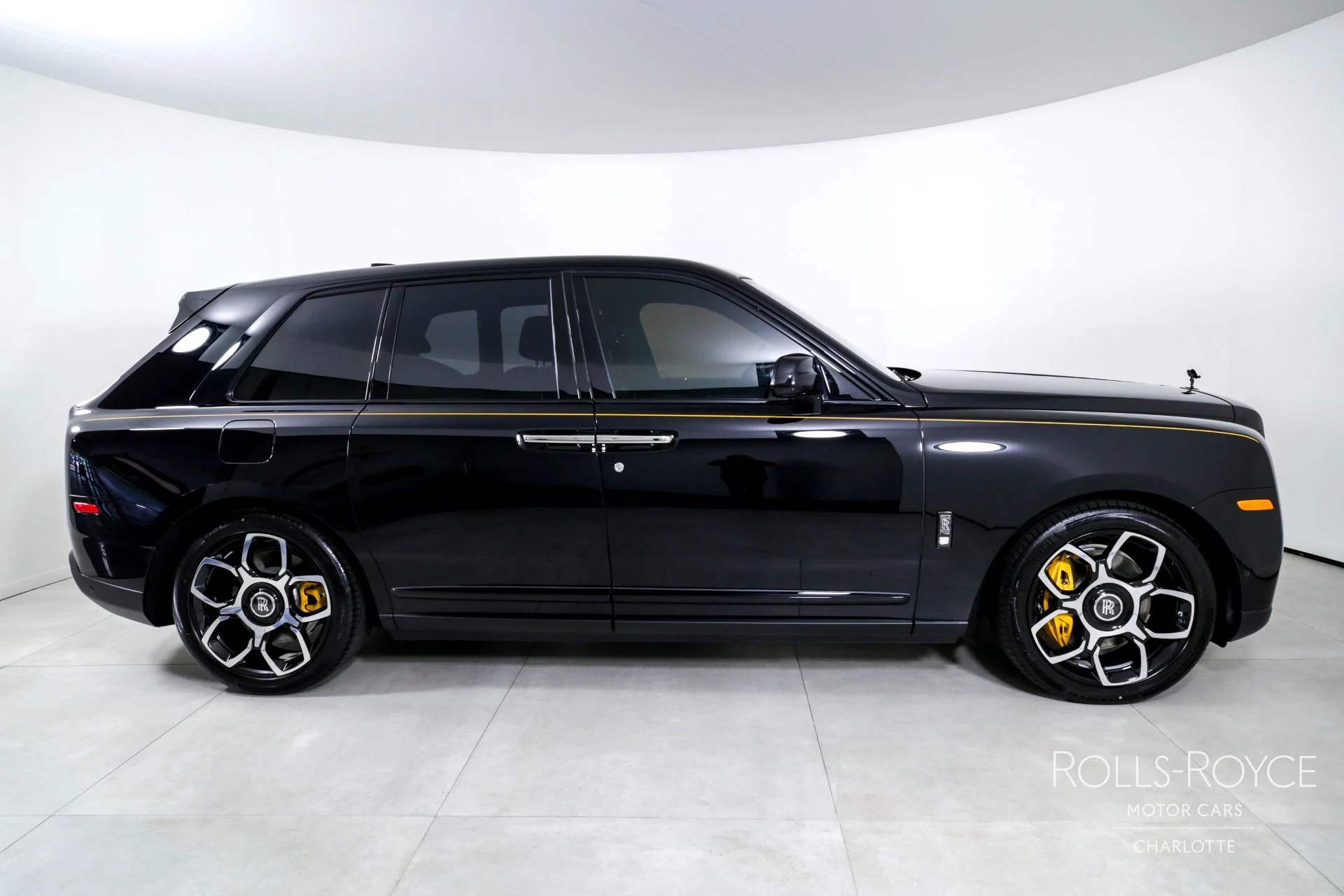 mph009_2729874325_Used_2024_Rolls_Royce_Black_Badge_Cullinan_1724941408_9d01ccb4b1