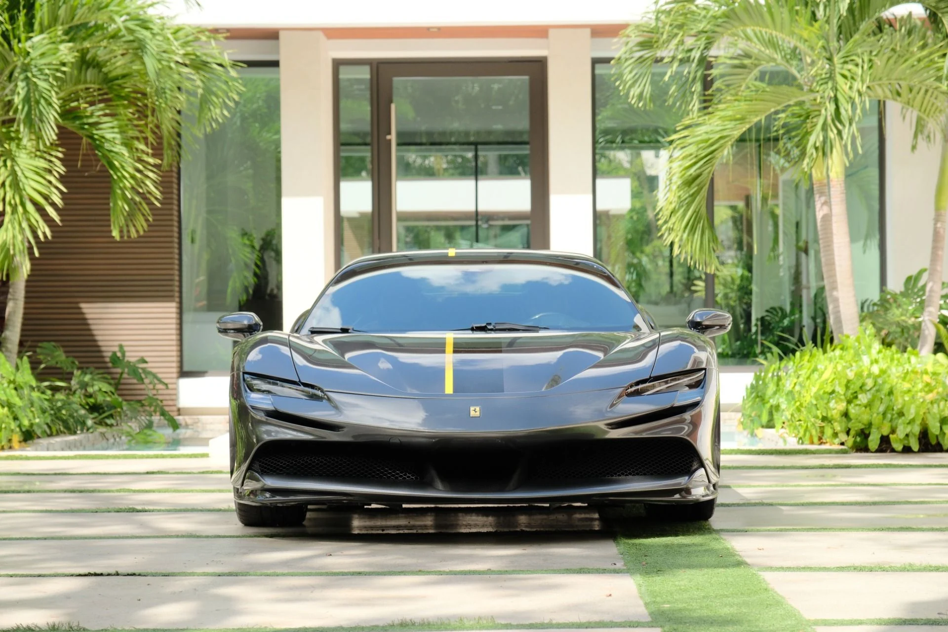 mph009_2744960190_Used_2022_Ferrari_SF_90_Spider_1790027669_2af01128ef