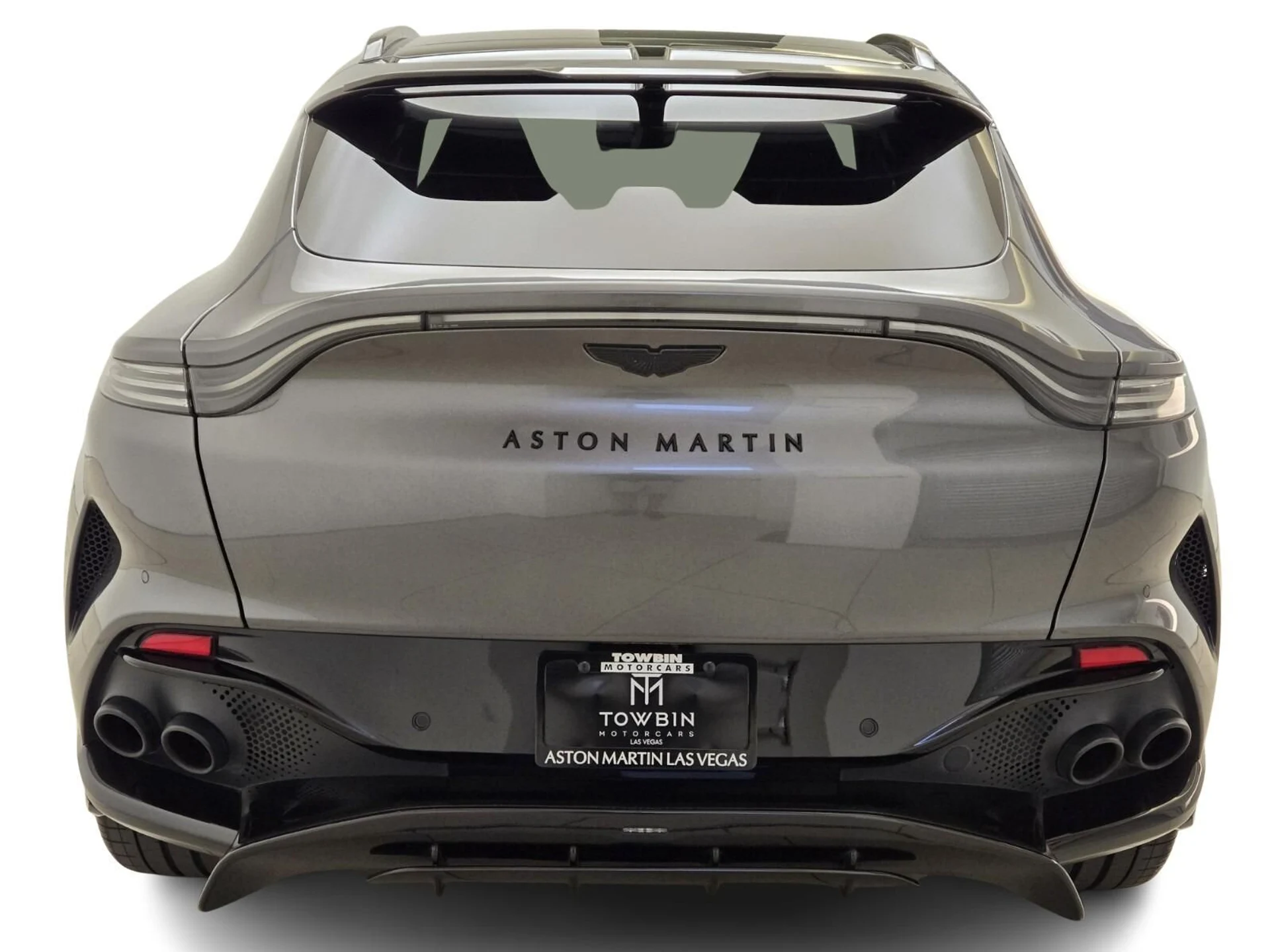 mph009_2752423995_Used_2023_Aston_Martin_DBX_707_1758610619_7feb685d79