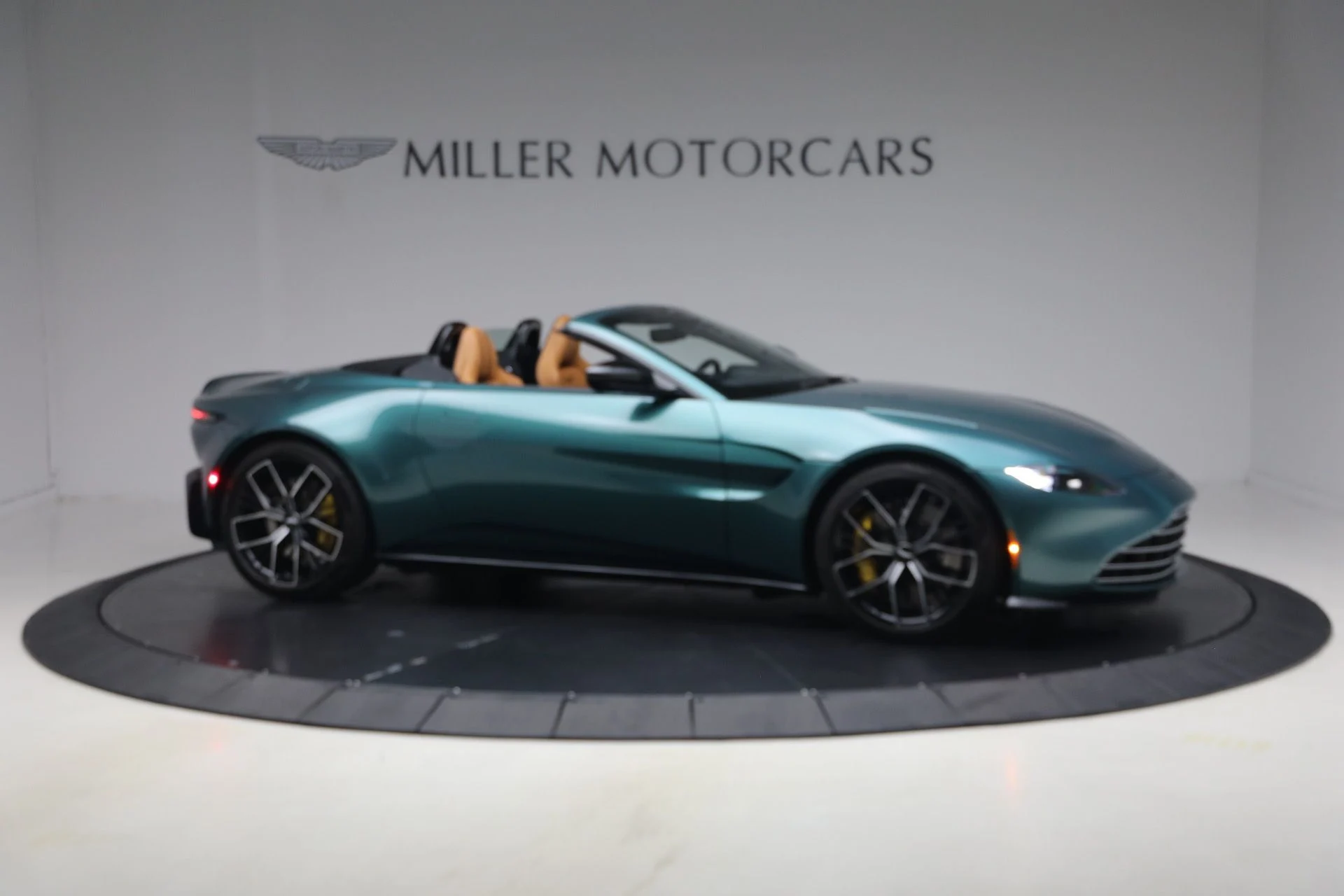 mph009_275347535_Used_2023_Aston_Martin_Vantage_V8_1791917155_f7f21ab966