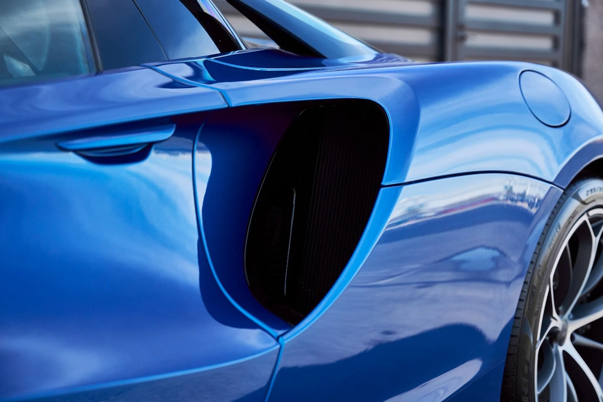 mph009_2754845757_Used_2025_Mc_Laren_Artura_1769567572_efd7d71c20