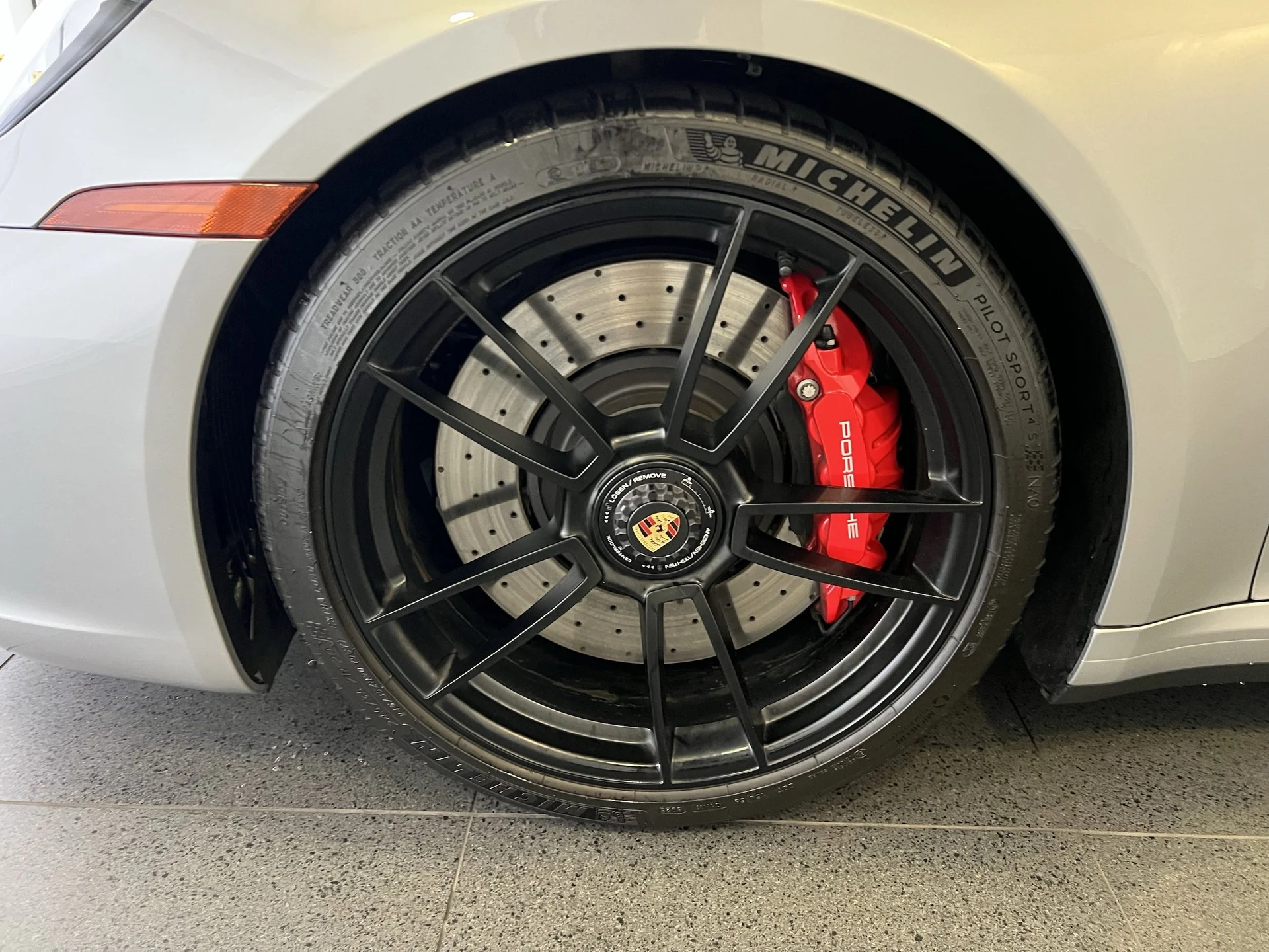 mph009_2755073952_c411689f2af677691fa0b67b0e528efbx_46987b8486