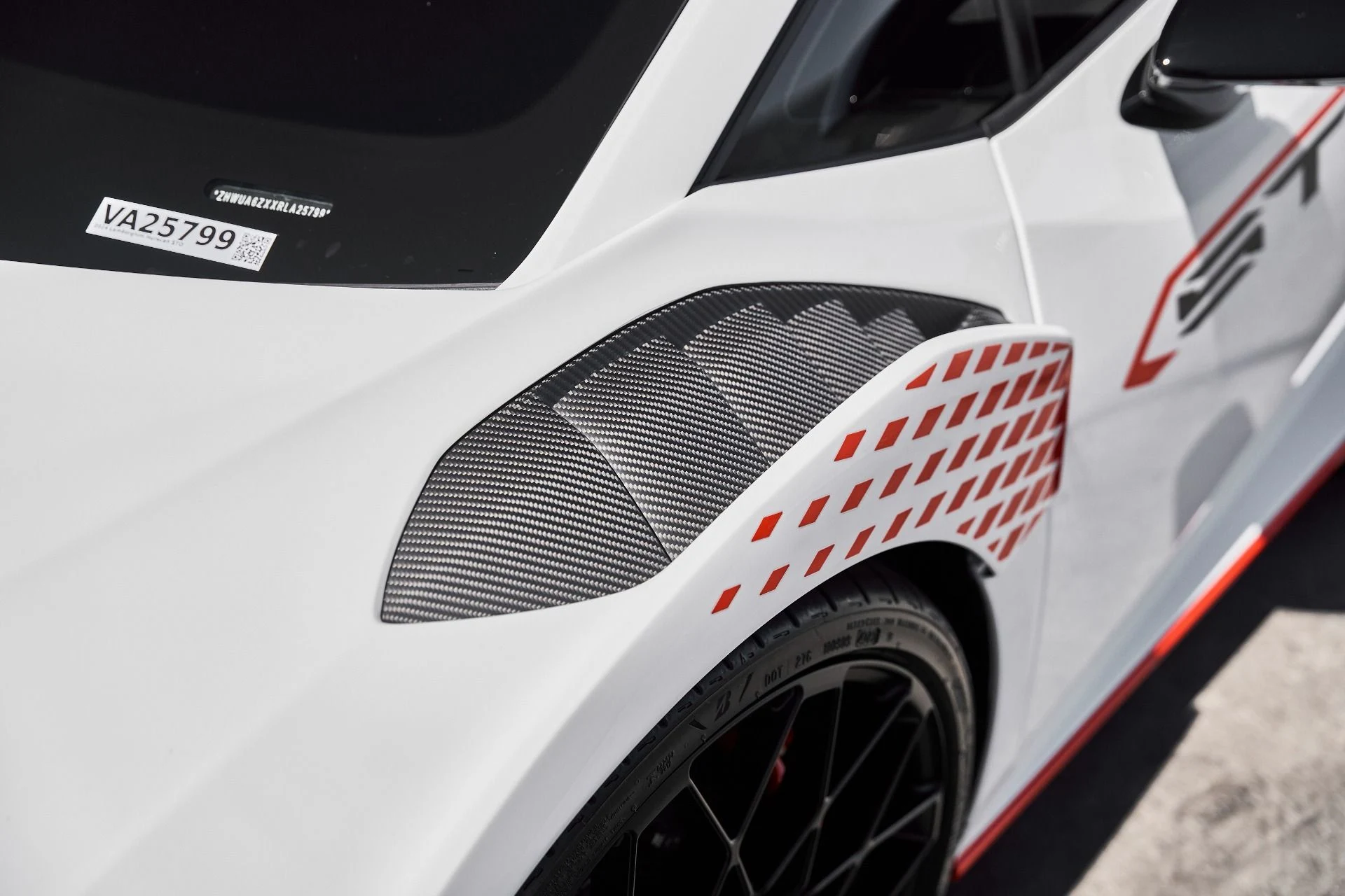 mph009_2758101004_Used_2024_Lamborghini_Huracan_STO_Base_1775782791_bea8db916f