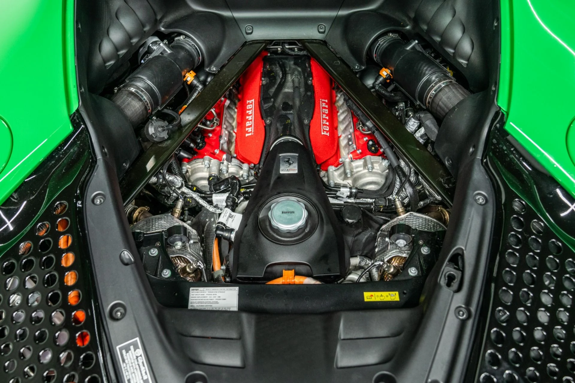 mph009_2761517522_Used_2023_Ferrari_SF_90_Stradale_1755615778_a0f44cd978