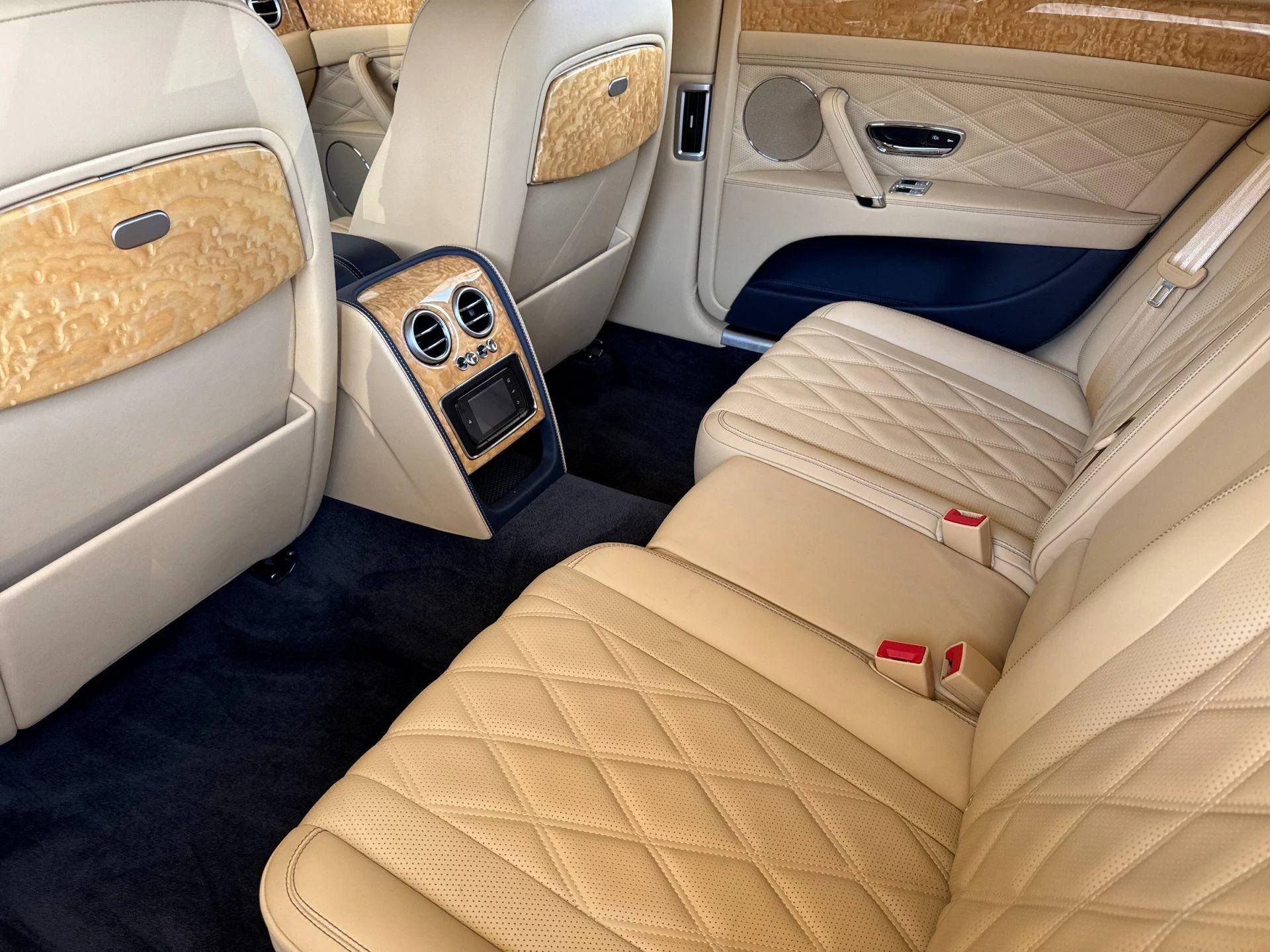 mph009_2765574765_Used_2014_Bentley_Flying_Spur_1786111340_2f4acfac67