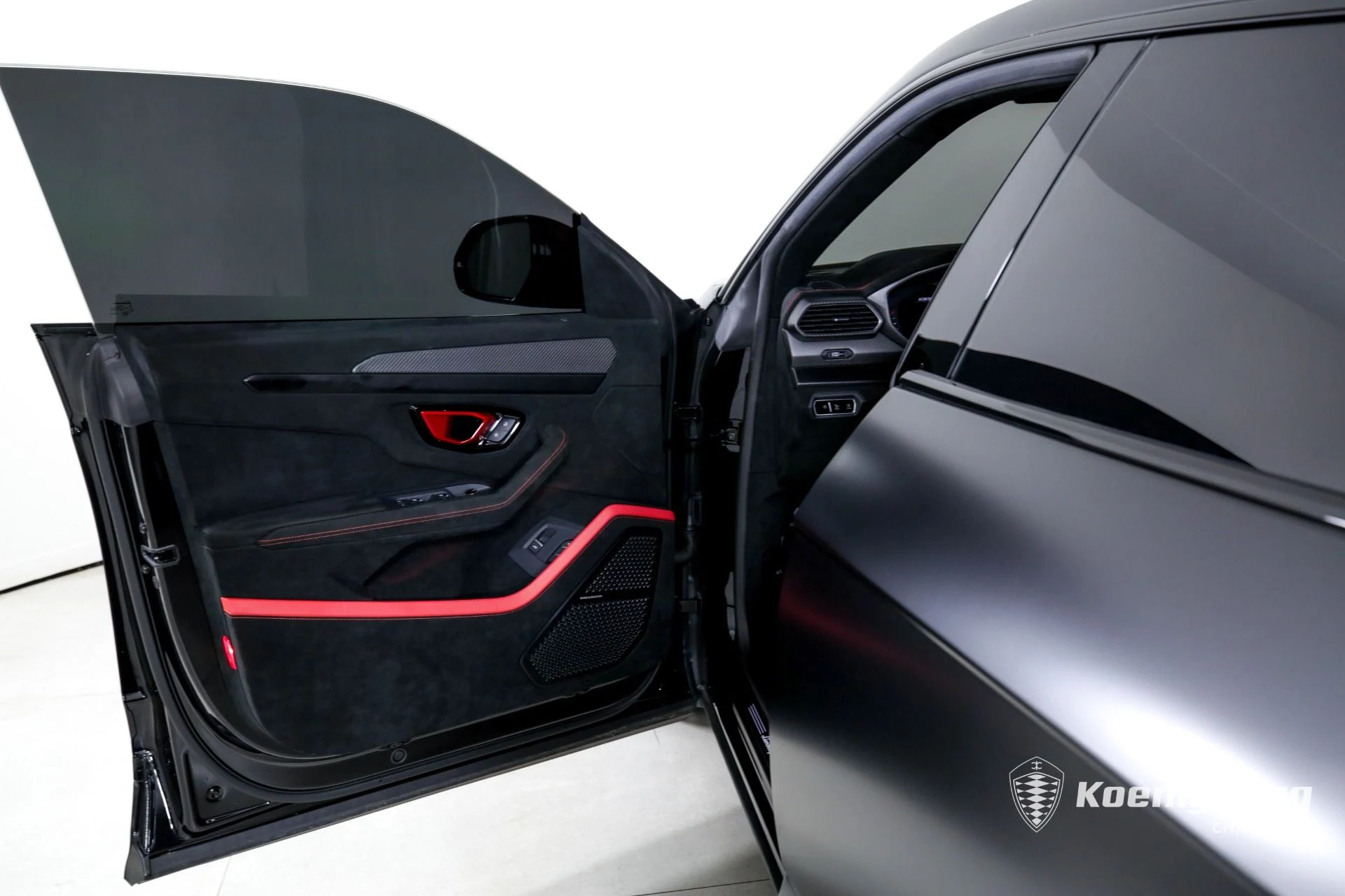 mph009_276940141_Used_2023_Lamborghini_Urus_Performante_1746560193_1b272fd192