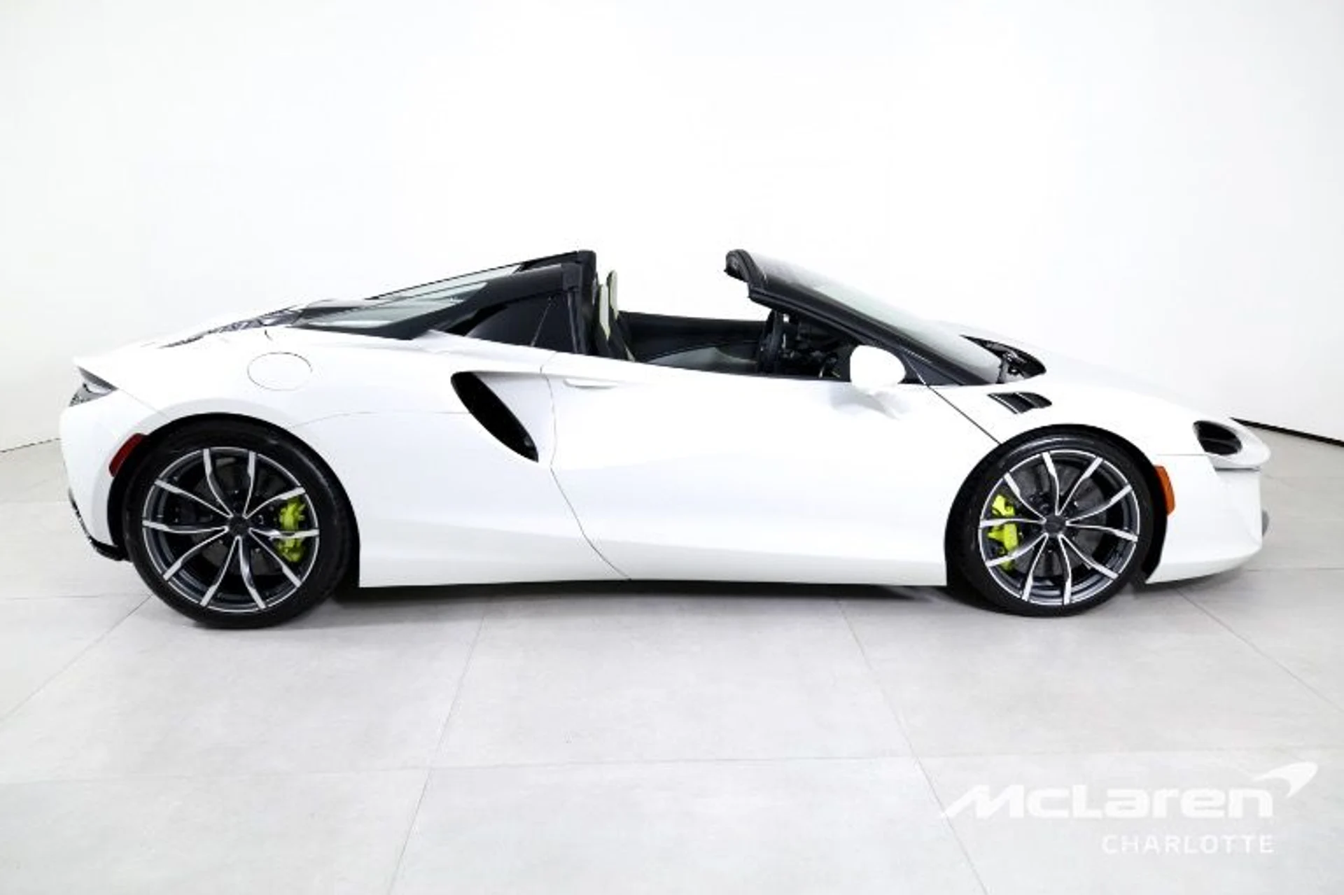 mph009_277066167_Used_2025_Mc_Laren_Artura_Spider_c1ccec2b92