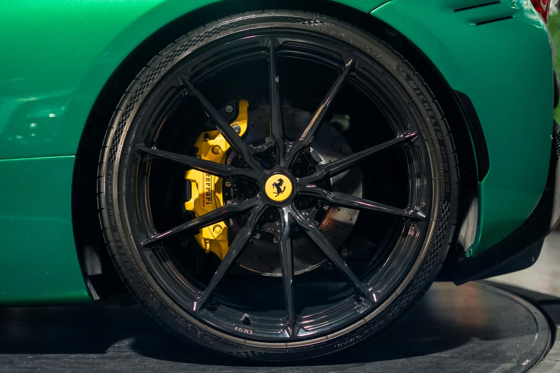 mph009_27802999_Used_2024_Ferrari_SF_90_Spider_Extra_Campionario_Green_Jewel_711842_MSRP_1784911188_b01306fcf5