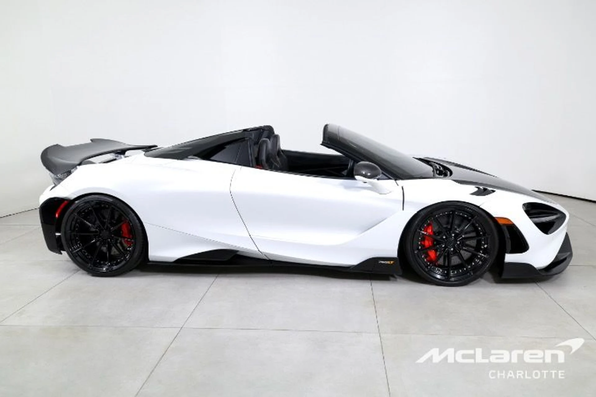 mph009_2784670970_Used_2022_Mc_Laren_765_LT_Spider_785a99f7c3