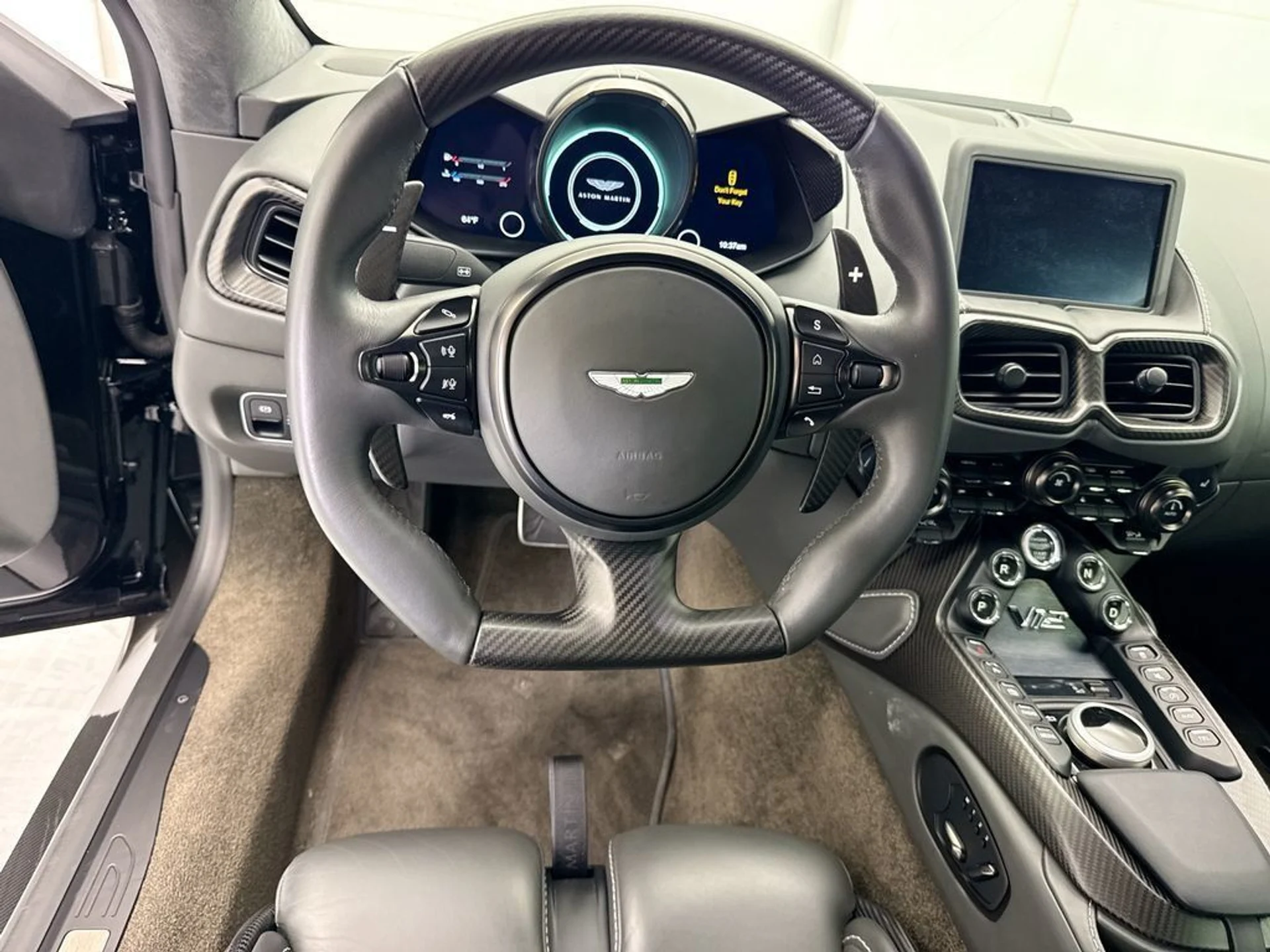 mph009_2789233472_used_2023_aston_martin_vantage_v12coupe_8119_23004338_10_1024_fec7fb90a4