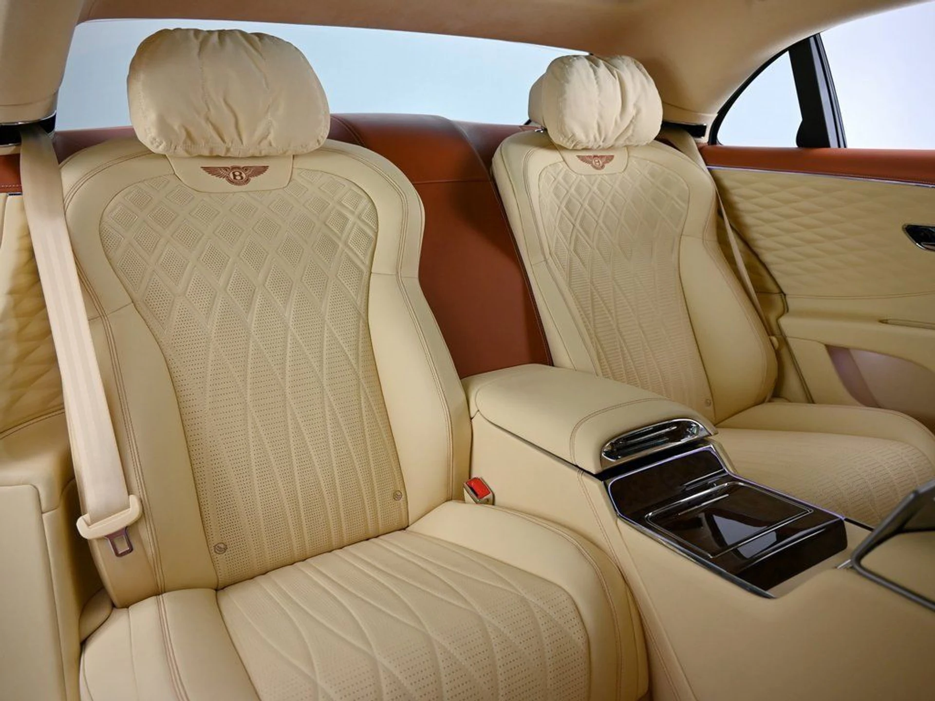 mph009_2793700268_454b048f7956410191dd82790900602e_360e775a05