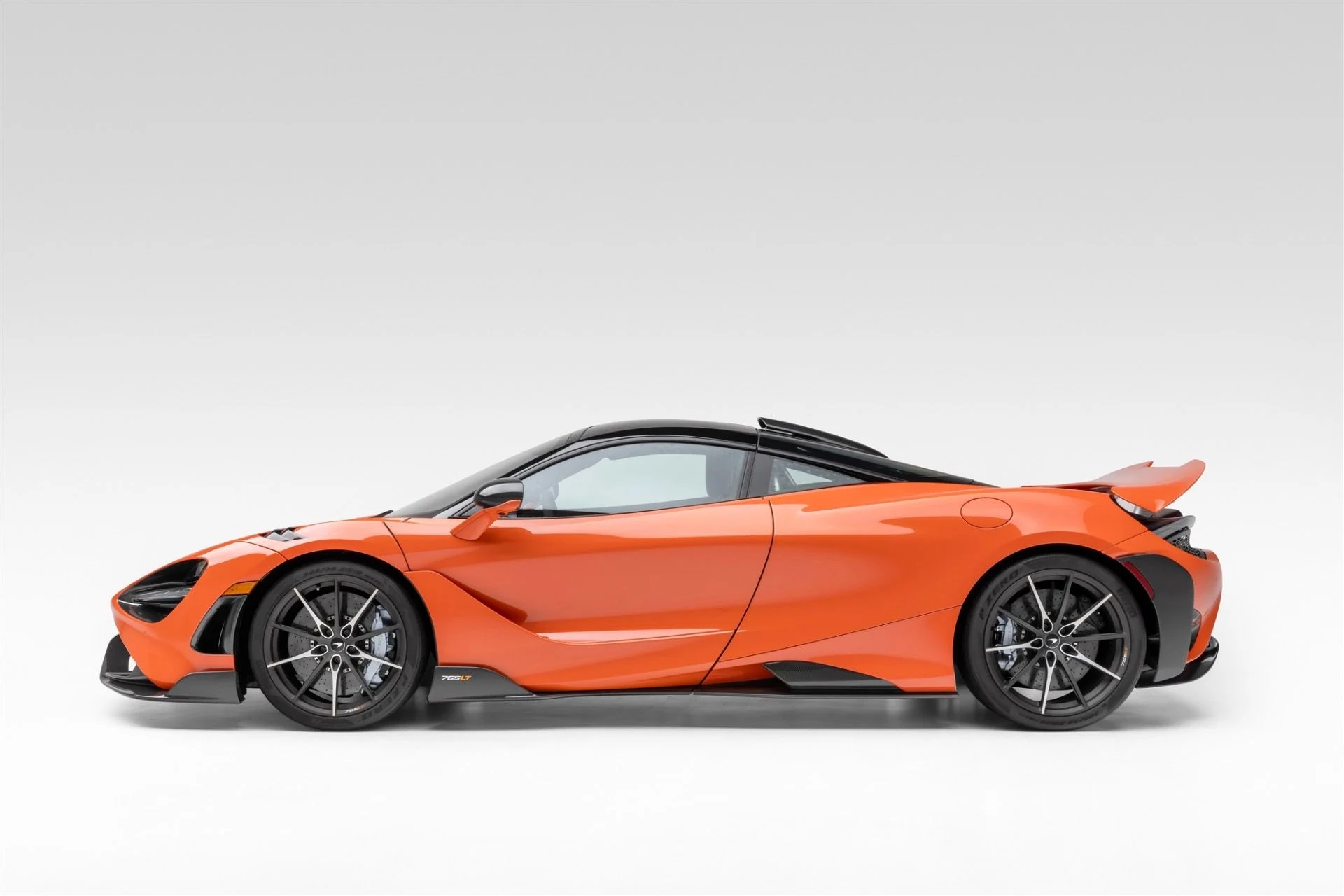 mph009_2795037926_Used_2021_Mc_Laren_765_LT_1760728130_0adc2d3da0