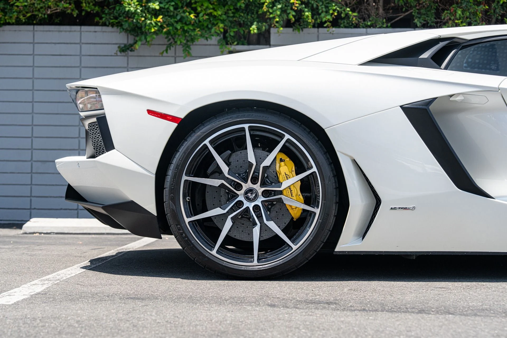mph009_279615514_Used_2013_Lamborghini_Aventador_LP_700_4_1753157577_571053cc95