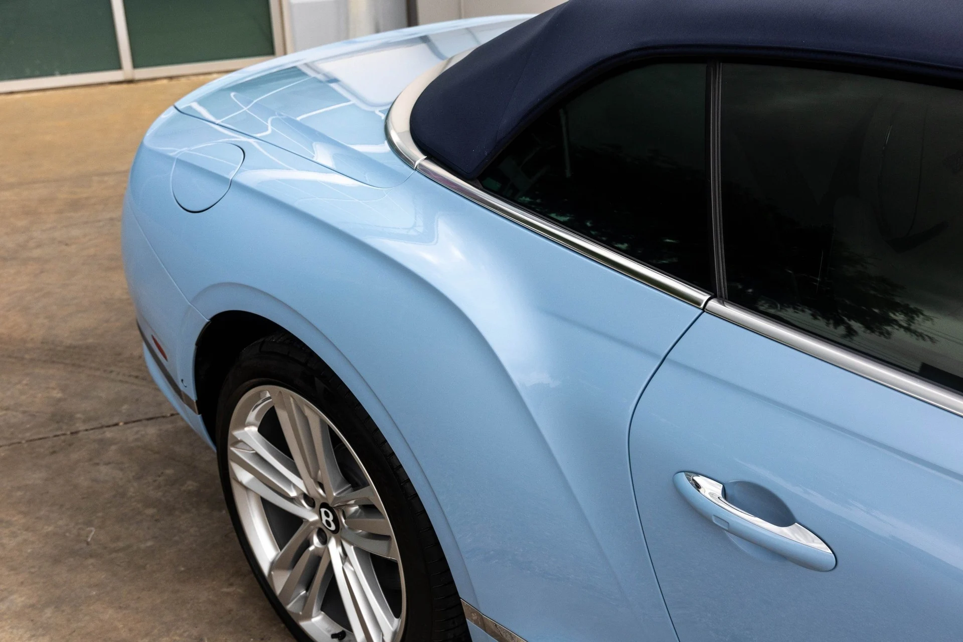 mph009_2796928600_Hi_Tech_Luxury_Imports_LLC_SCBDG_4_ZG_1_PC_008673_image_9_9f922e3e77