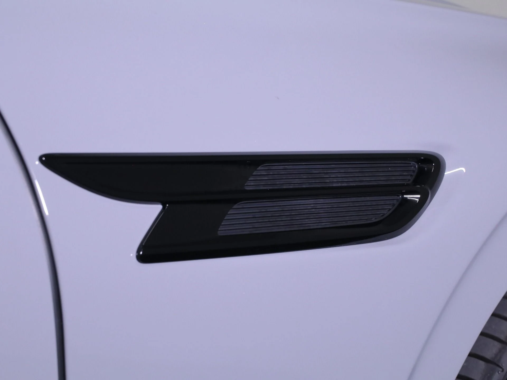 mph009_2798815778_New_2025_Bentley_Flying_Spur_Speed_1756397611_9c8679585d