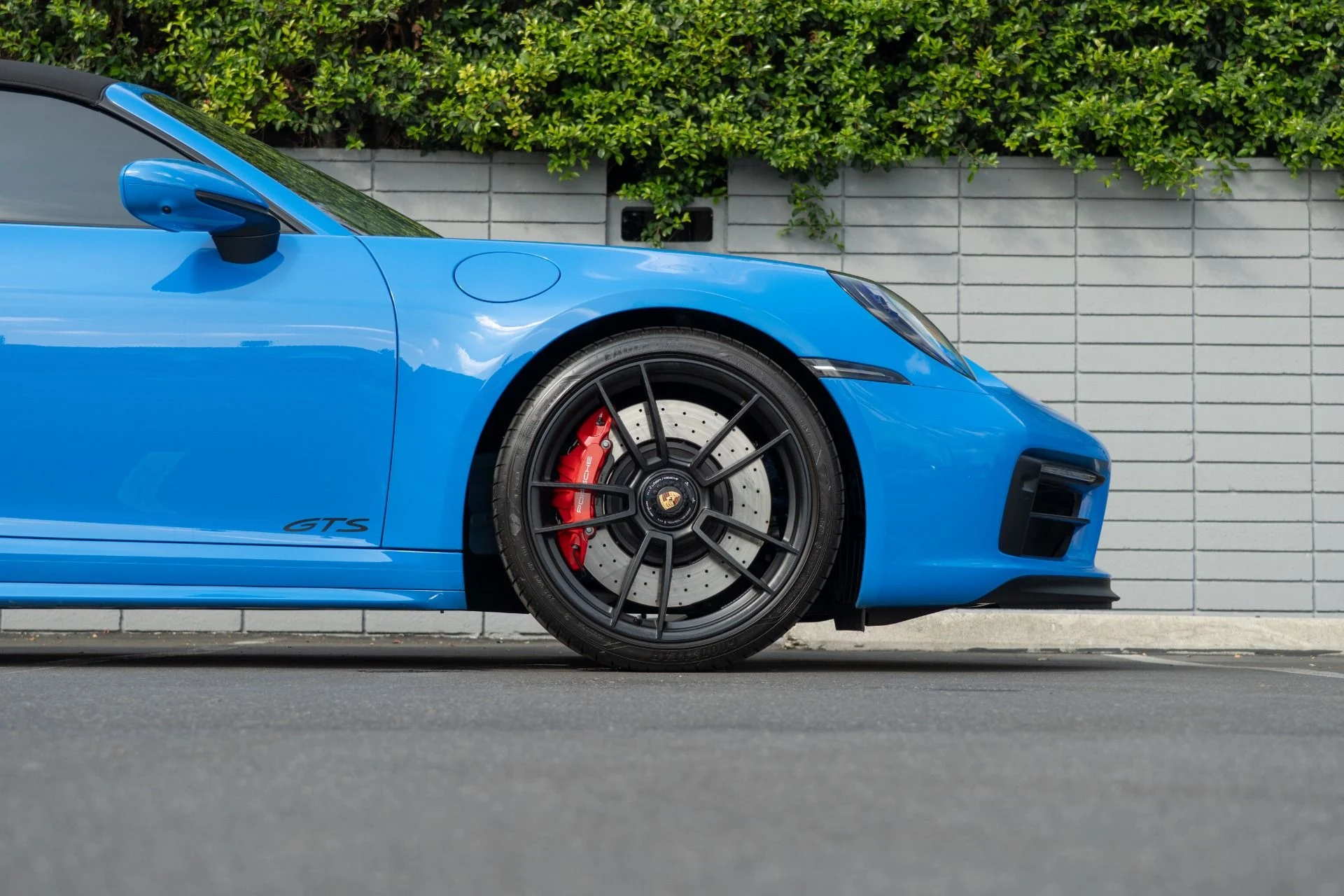 mph009_2804512433_Used_2023_Porsche_911_Carrera_GTS_1759352953_bafcb42e50