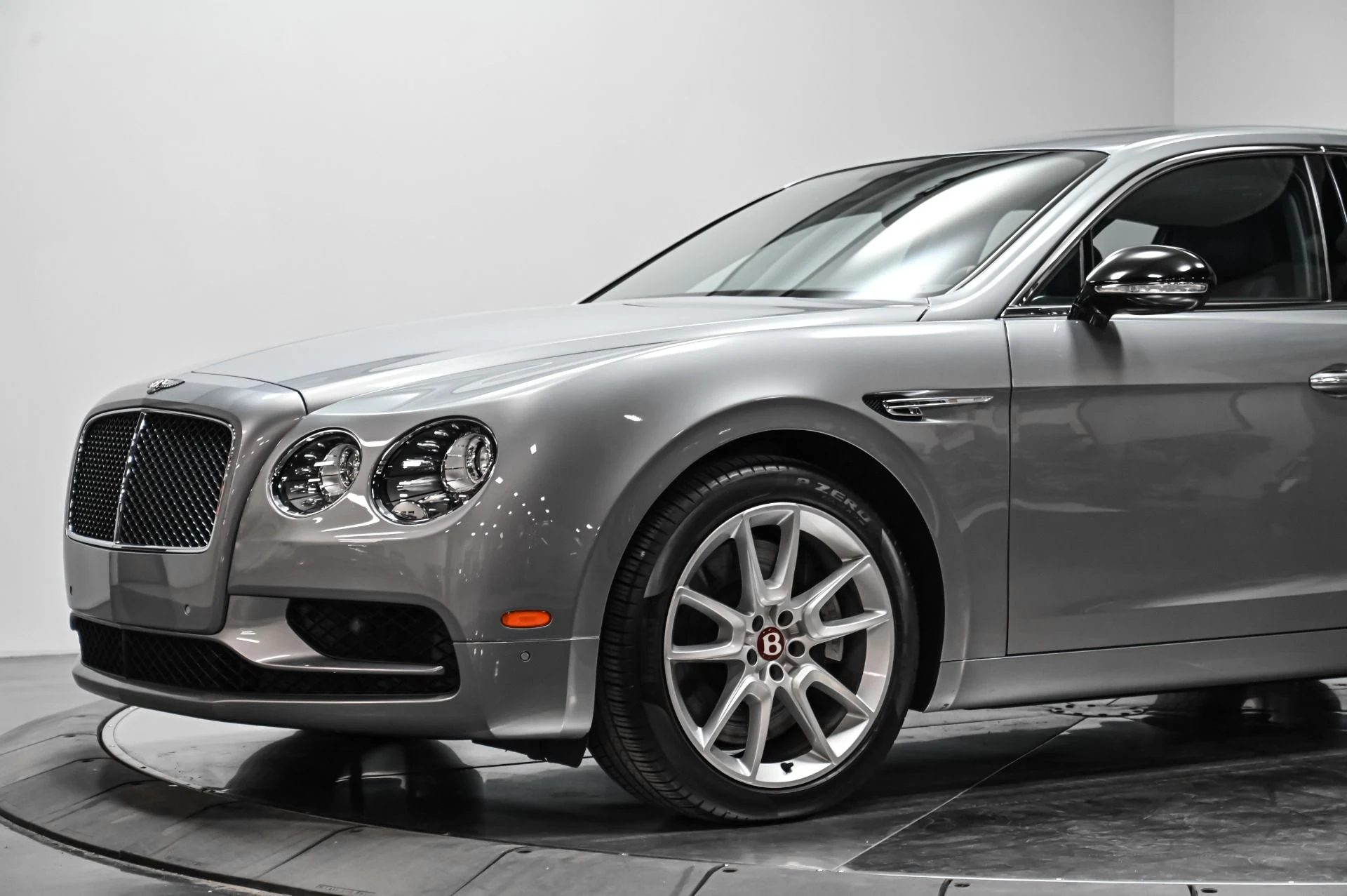 mph009_2806368449_Used_2018_Bentley_Flying_Spur_V8_S_1754506017_7337d30745