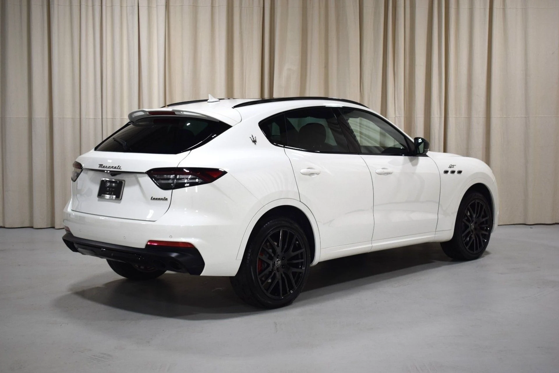 mph009_2812908239_c5e2278ecdf784251bb5a6712a3f99e3x_b70afccf5e