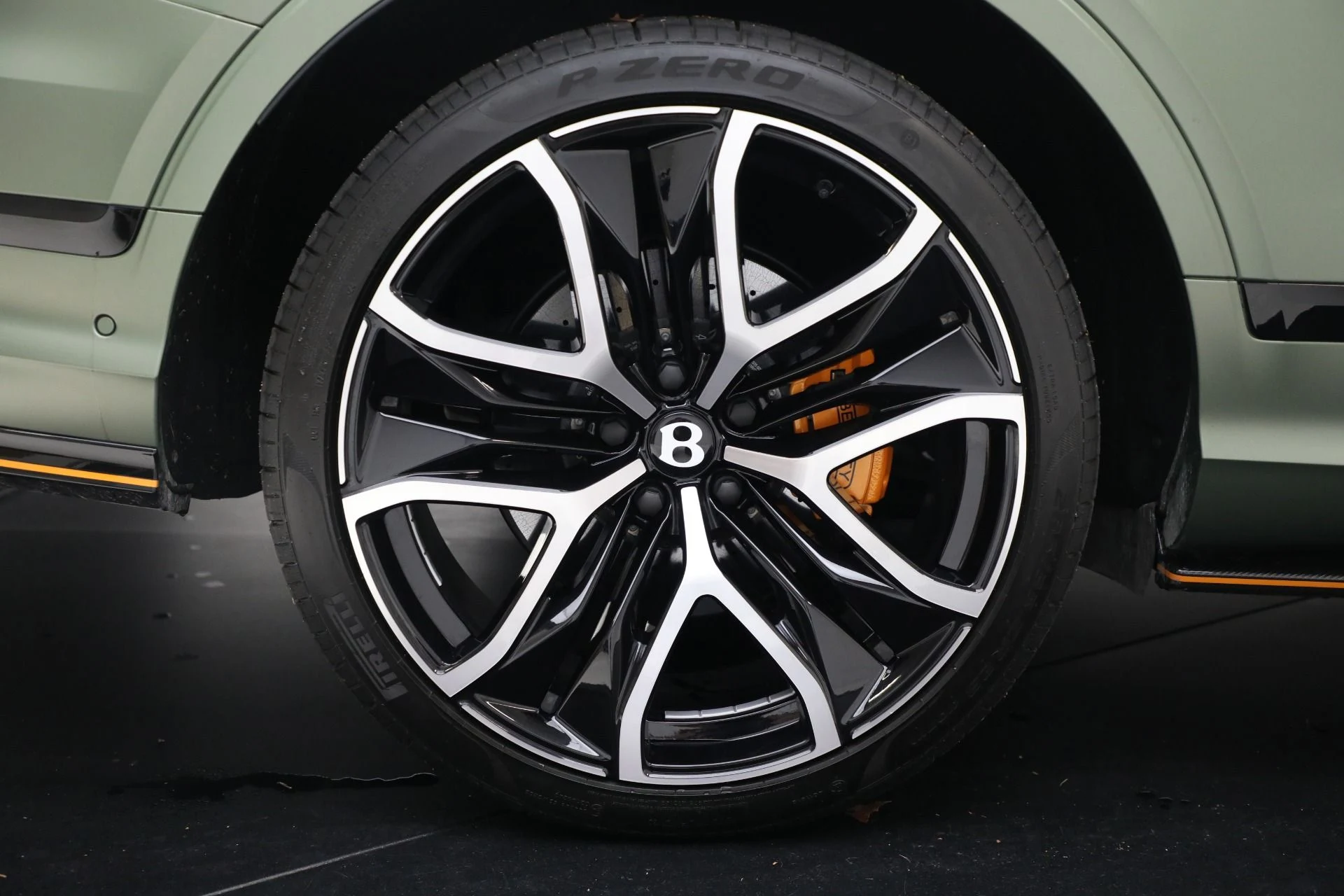 mph009_2817561553_New_2027_BENTLEY_BENTAYGA_SPEED_1761837159_2b5d110051