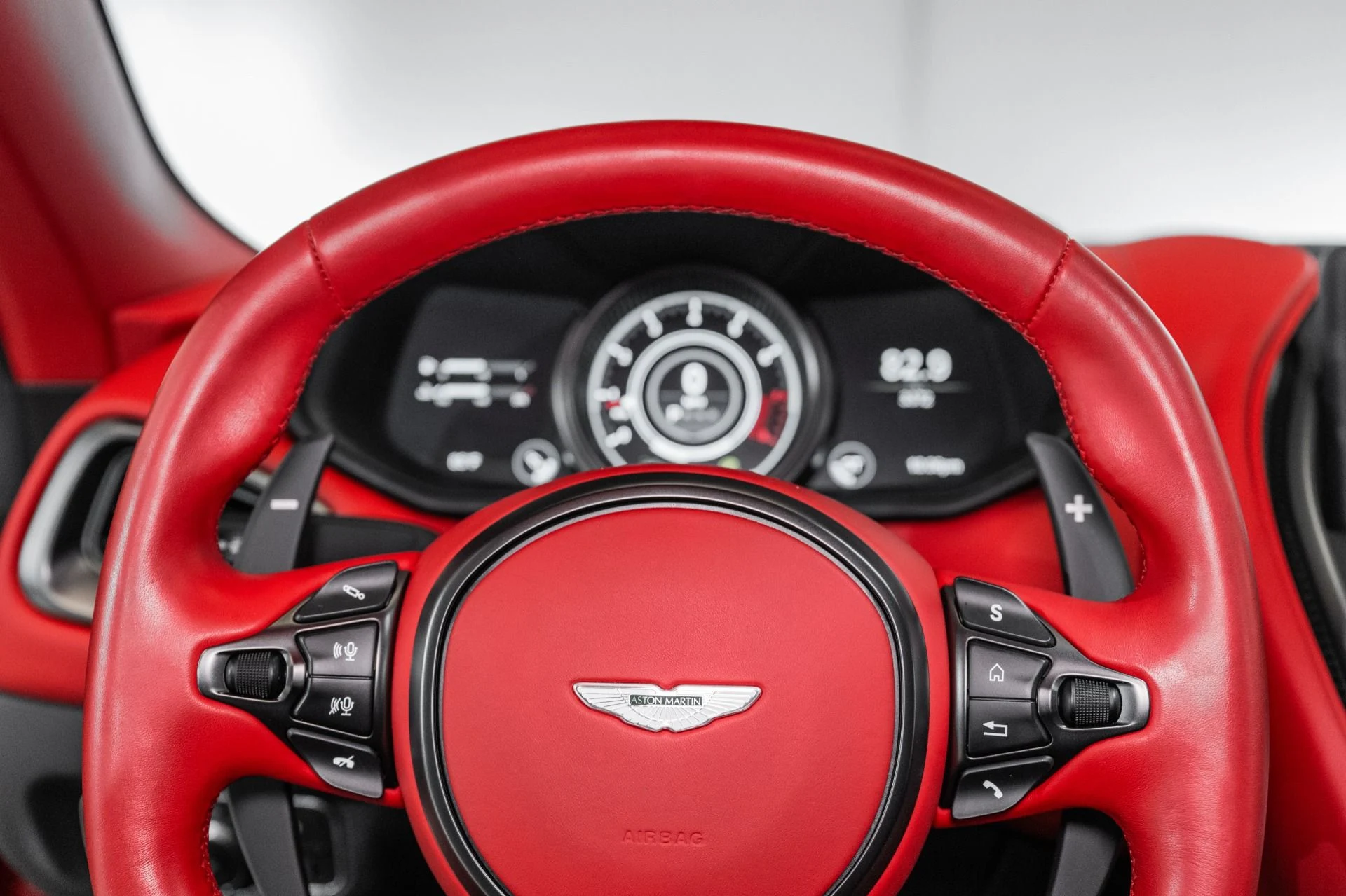 mph009_283035869_Used_2023_Aston_Martin_DB_11_V8_Coupe_1750777279_259d2a858f