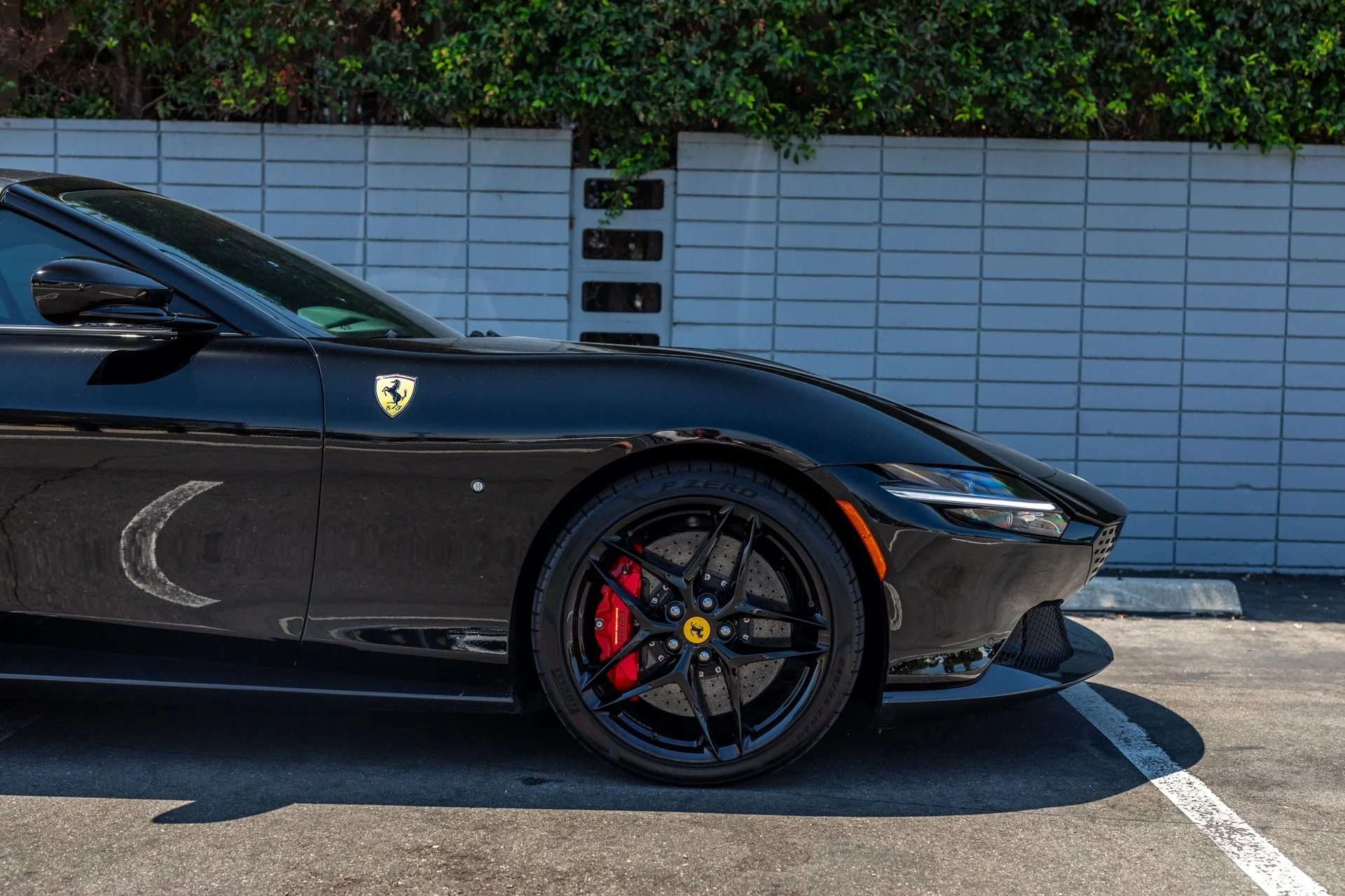 mph009_2832246961_Used_2024_Ferrari_Roma_Spider_1754957600_2d538b7648