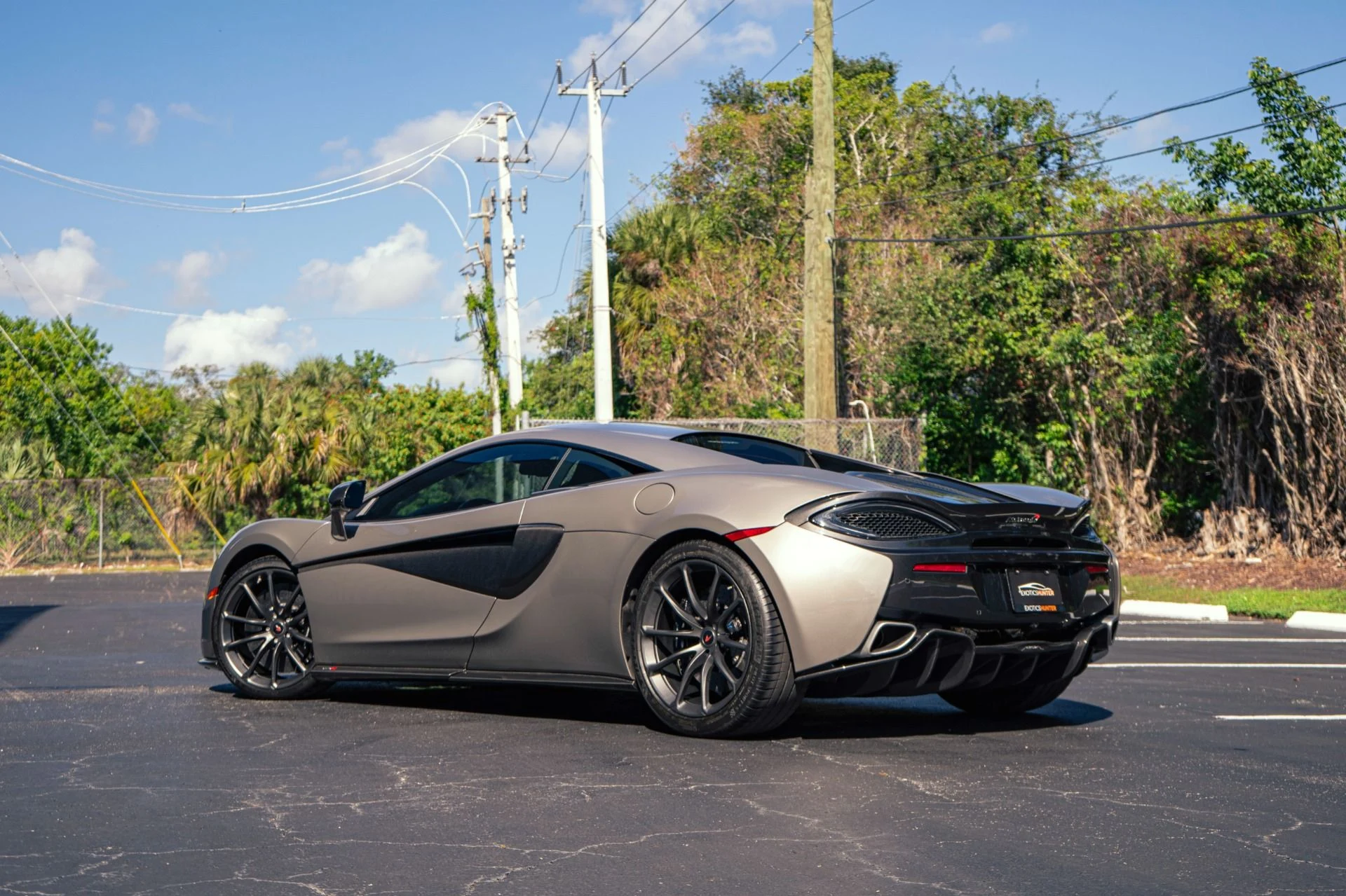 mph009_2837178511_Used_2016_Mc_Laren_570_S_Full_Exterior_Carbon_Packs_1788045372_cee333613e