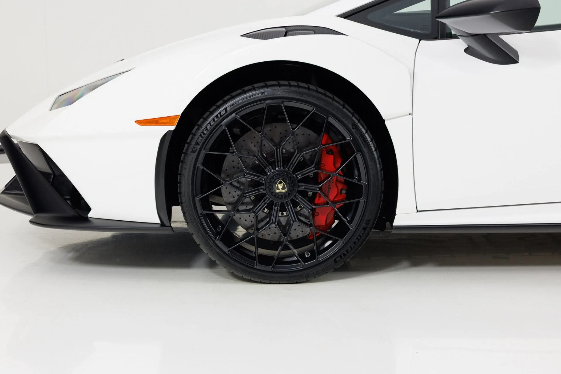 mph009_2839610165_Used_2021_Lamborghini_Huracan_STO_1789754412_5336873597