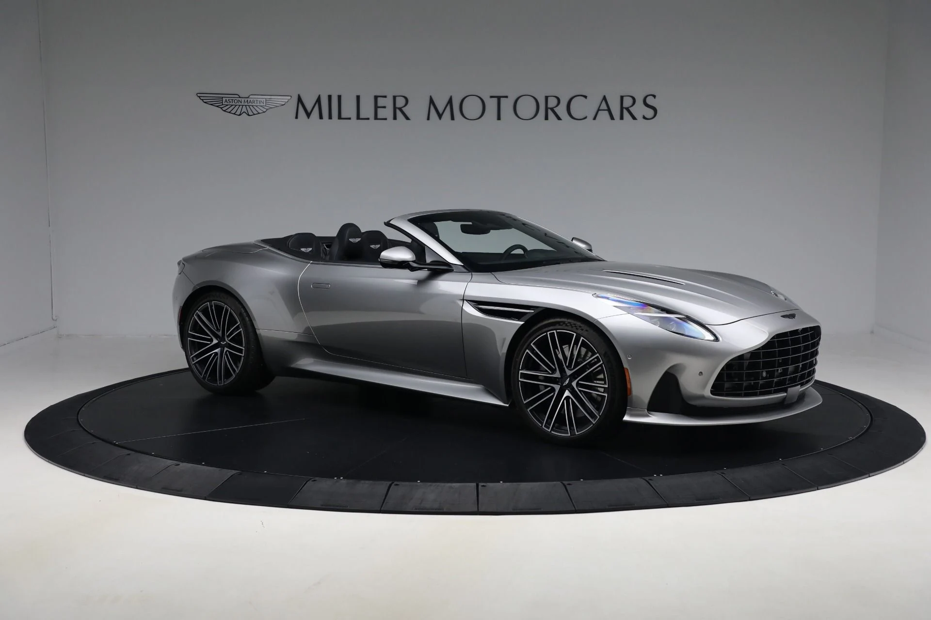 mph009_2842831444_New_2026_Aston_Martin_DB_12_Volante_d62ccc43ef