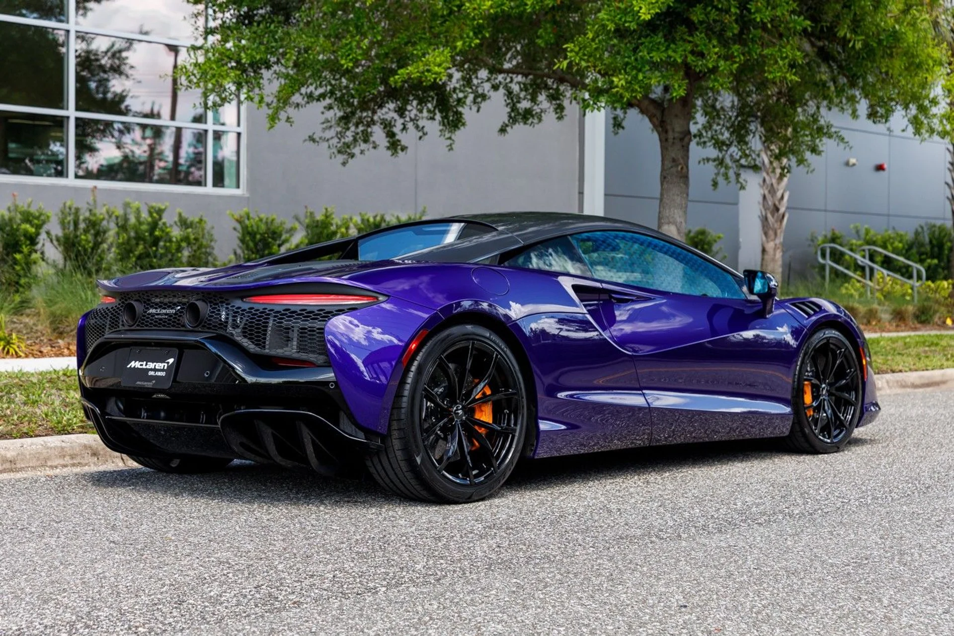 mph009_2854208231_362_p10_l_4001c80b00