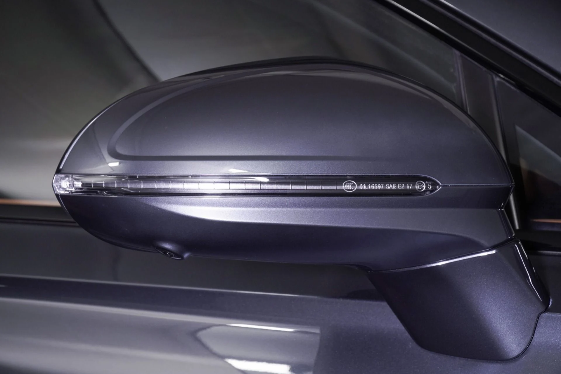 mph009_2872266242_New_2025_Bentley_Flying_Spur_Black_Edition_1760384463_e92da10d35