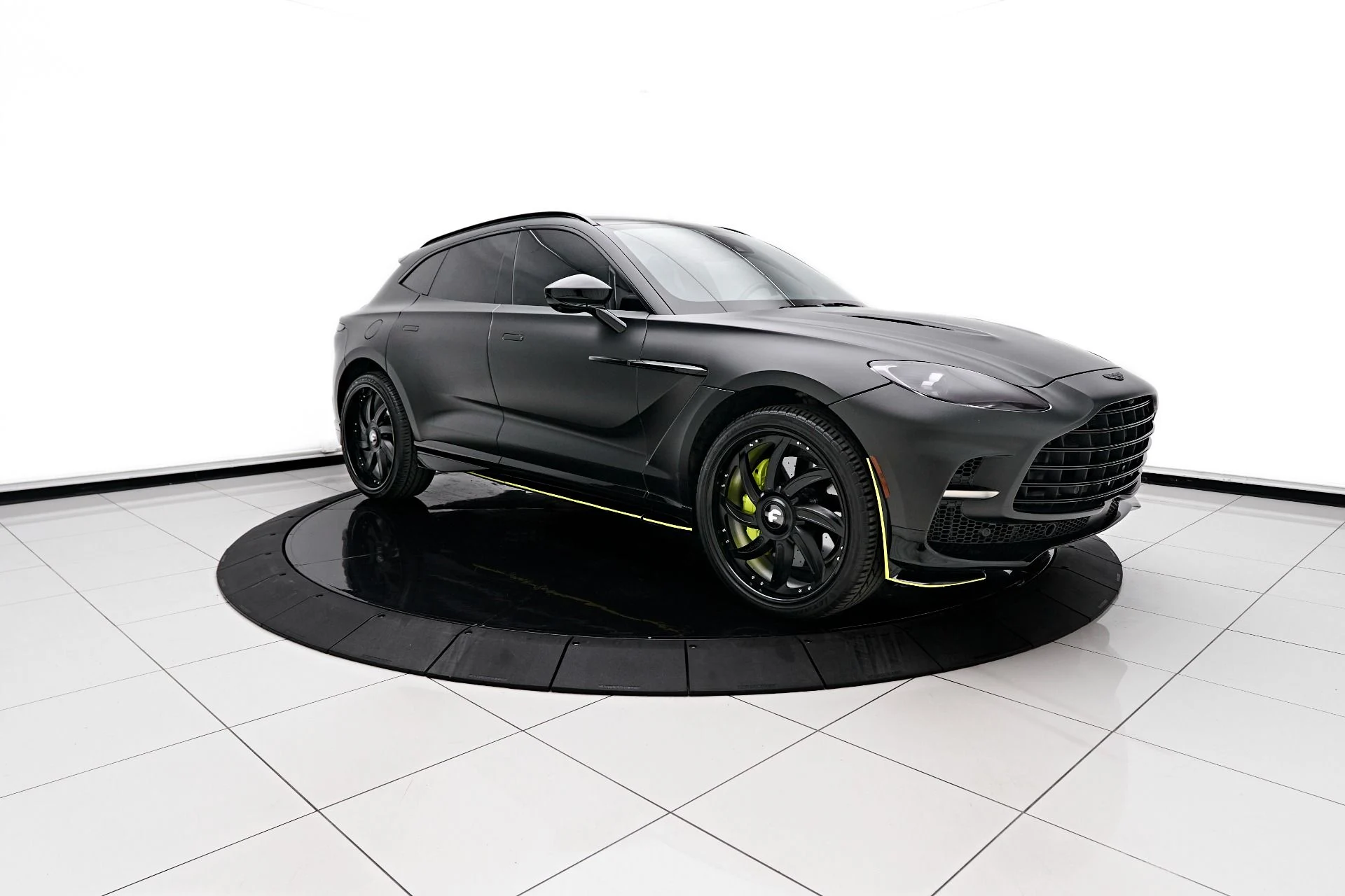mph009_2878497449_Used_2023_Aston_Martin_DBX_707_1710806711_c7b95bfe6e