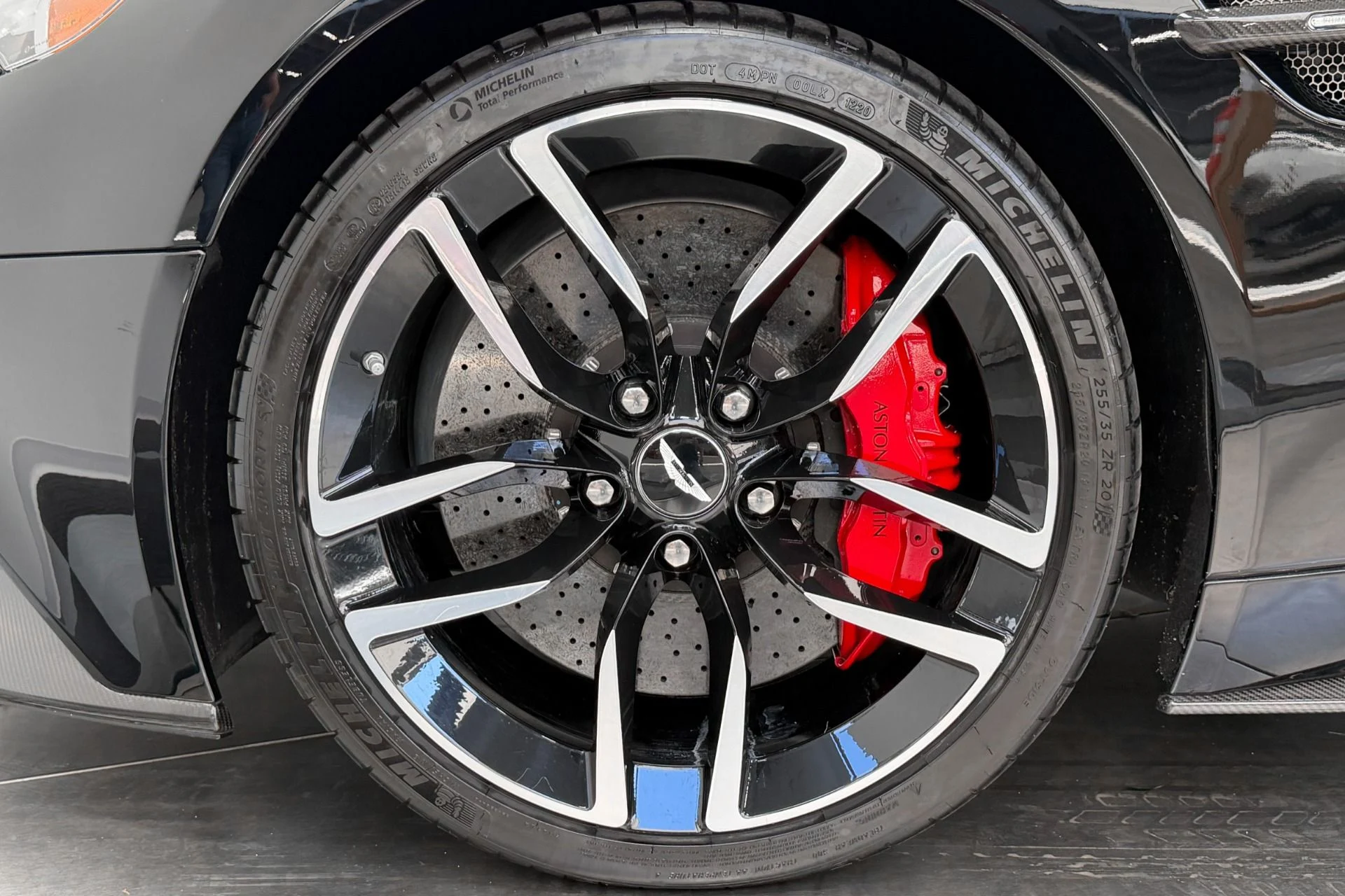 mph009_2887118543_Used_2016_Aston_Martin_Vanquish_V12_Power_Low_Miles_Hourglass_Quilting_1784928754_e306e7e4de
