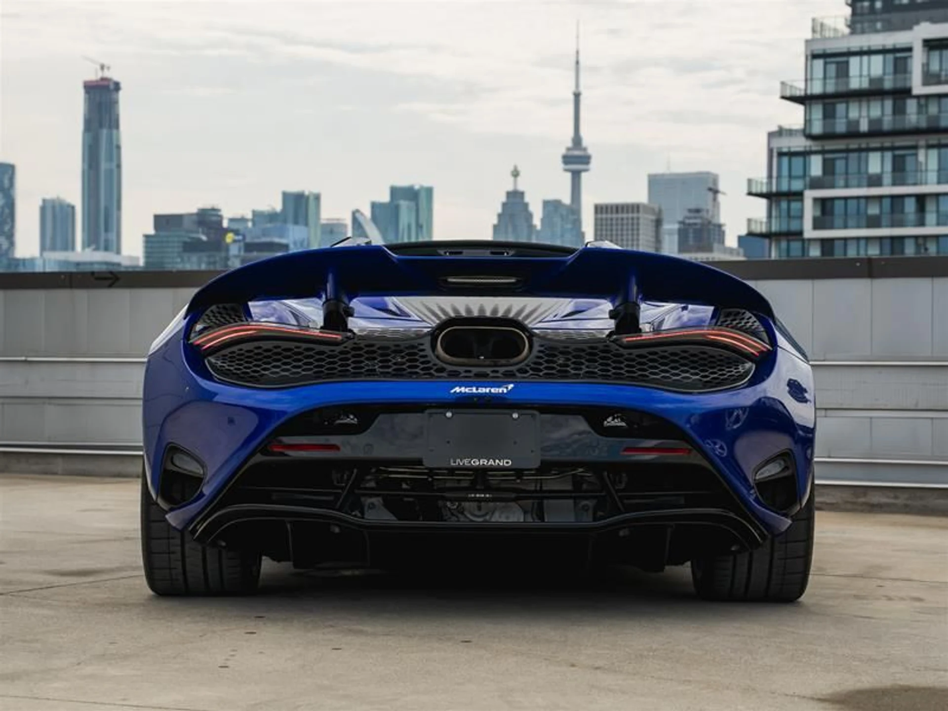 mph009_2891804680_kvriidnm_0defb83da3