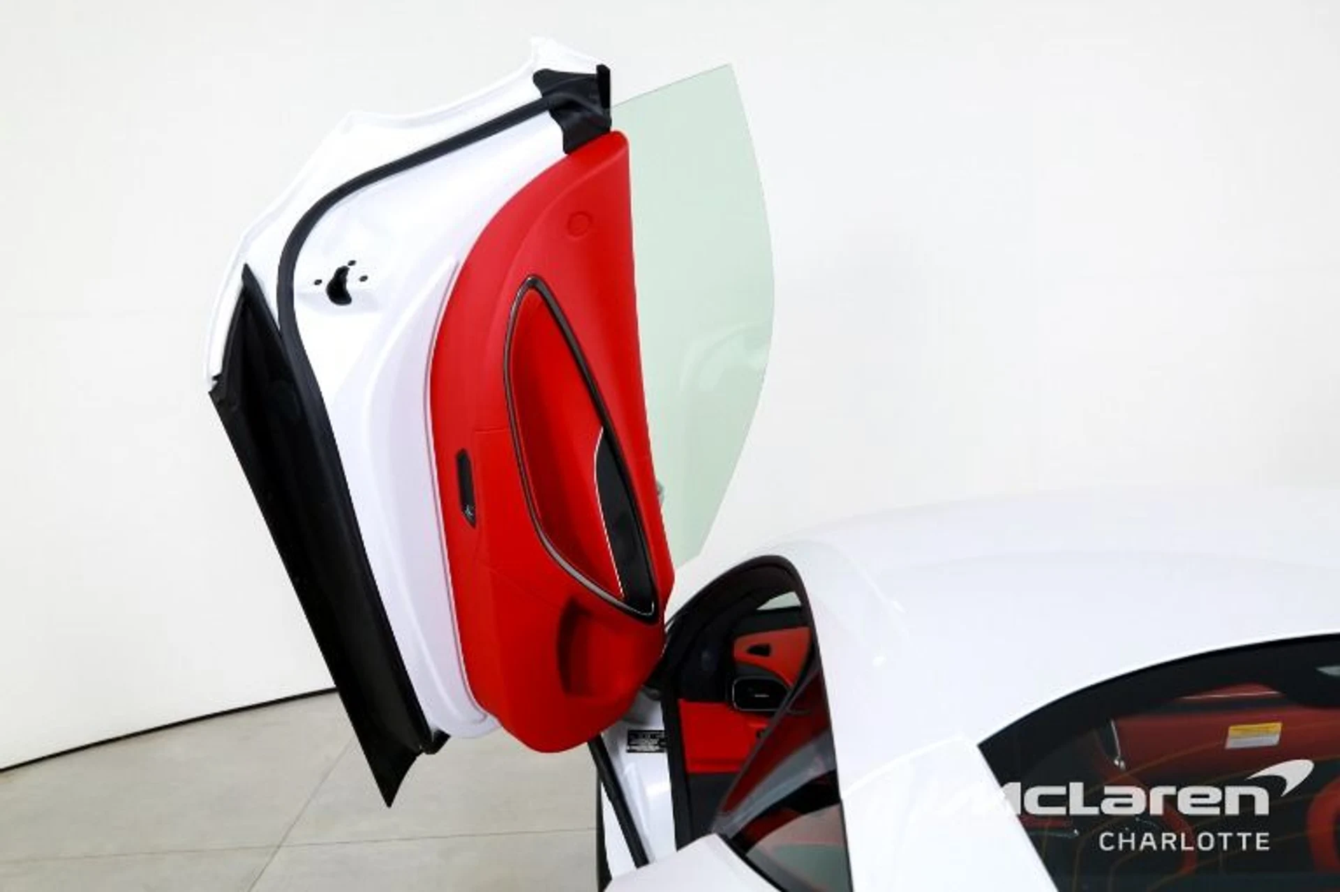 mph009_2906352691_Used_2025_Mc_Laren_Artura_5942350d3f